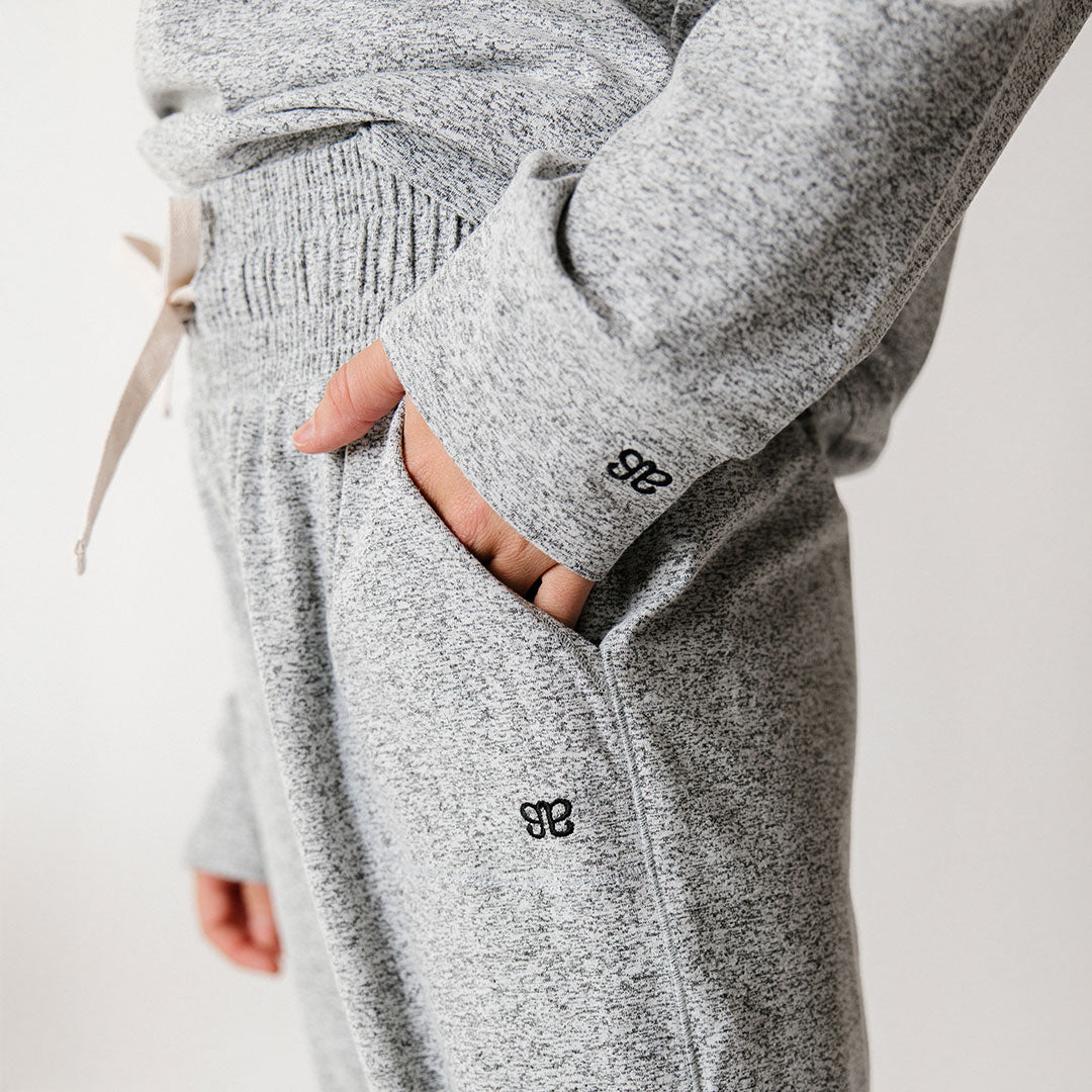 Best Carry On Joggers for Travel - Comfortable Heather Grey Sweatpants for Men & Women - Perfect for Airplane, Gym & Lounge Wear