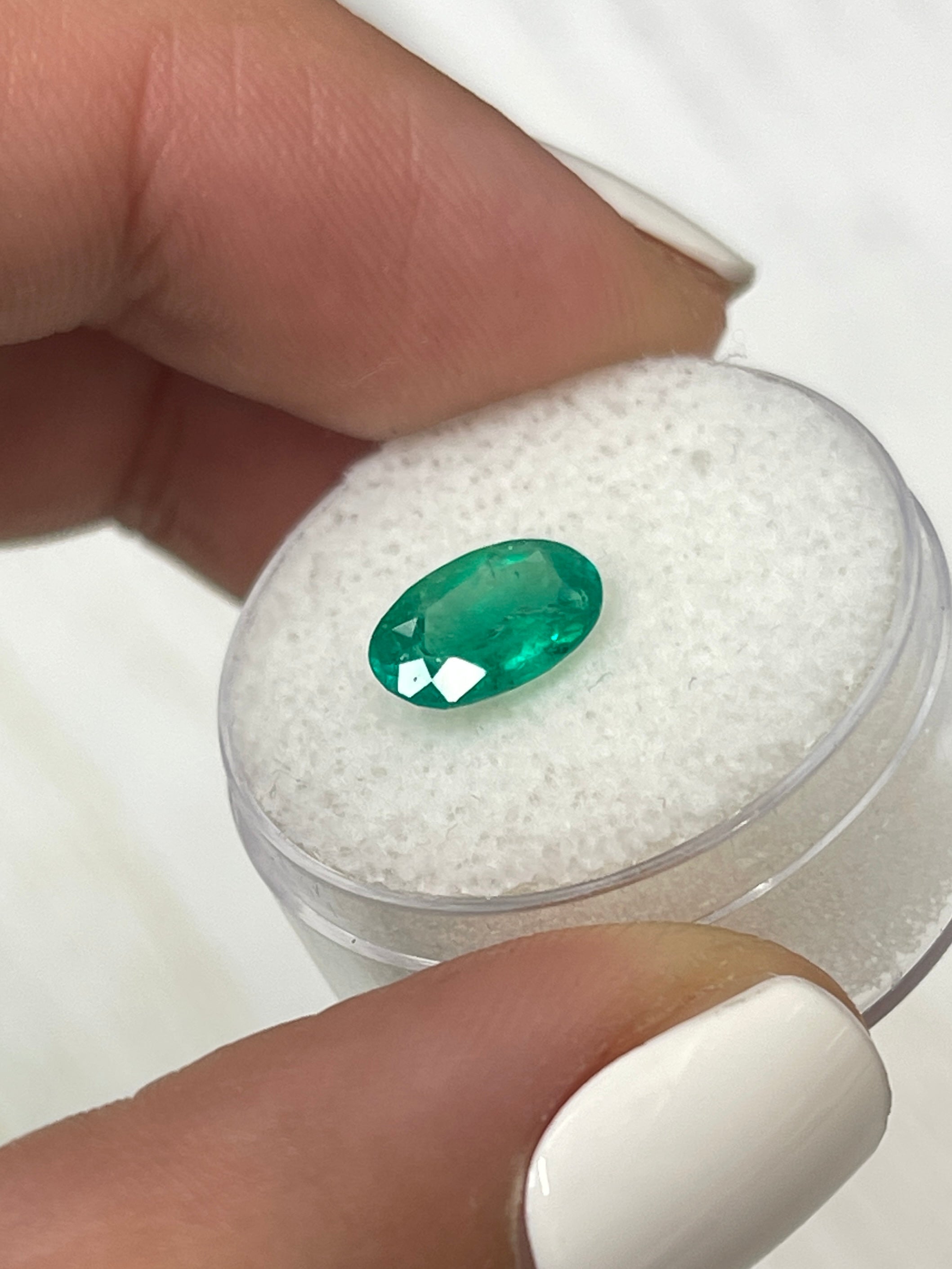 1.35 Carat 9.5x6mm Elongated Oval Cut Natural Colombian Emerald - Grass Green Loose Gemstone for Jewelry Making, Engagement Rings & Collector's Items