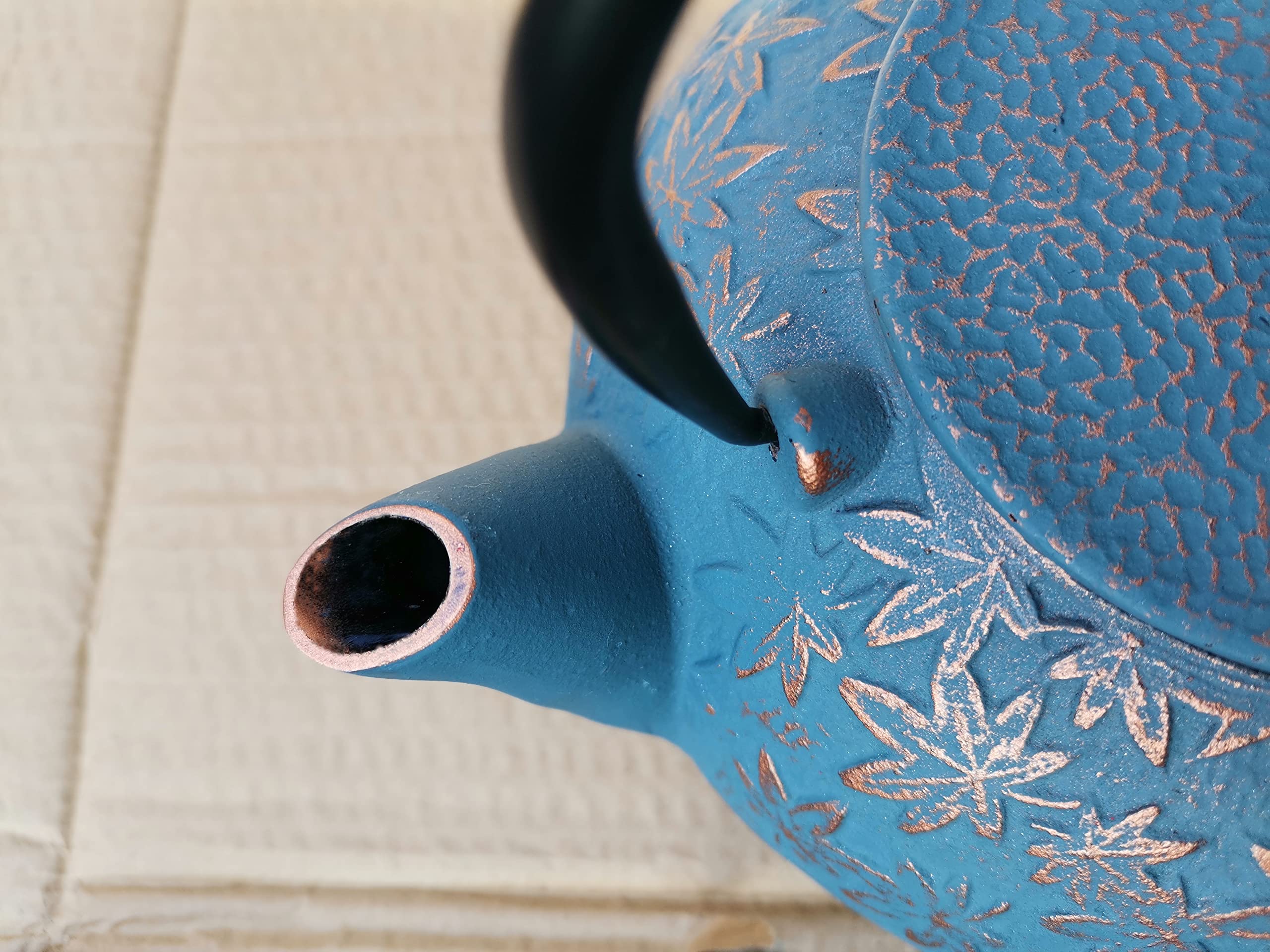 Premium 40 oz Japanese Cast Iron Teapot Set with Stainless Steel Infuser & Trivet - Traditional Asian Loose Leaf Tea Kettle with 2 Matching Cups (Blue) - Perfect for Home Tea Ceremonies, Gift Giving & Relaxing Afternoons