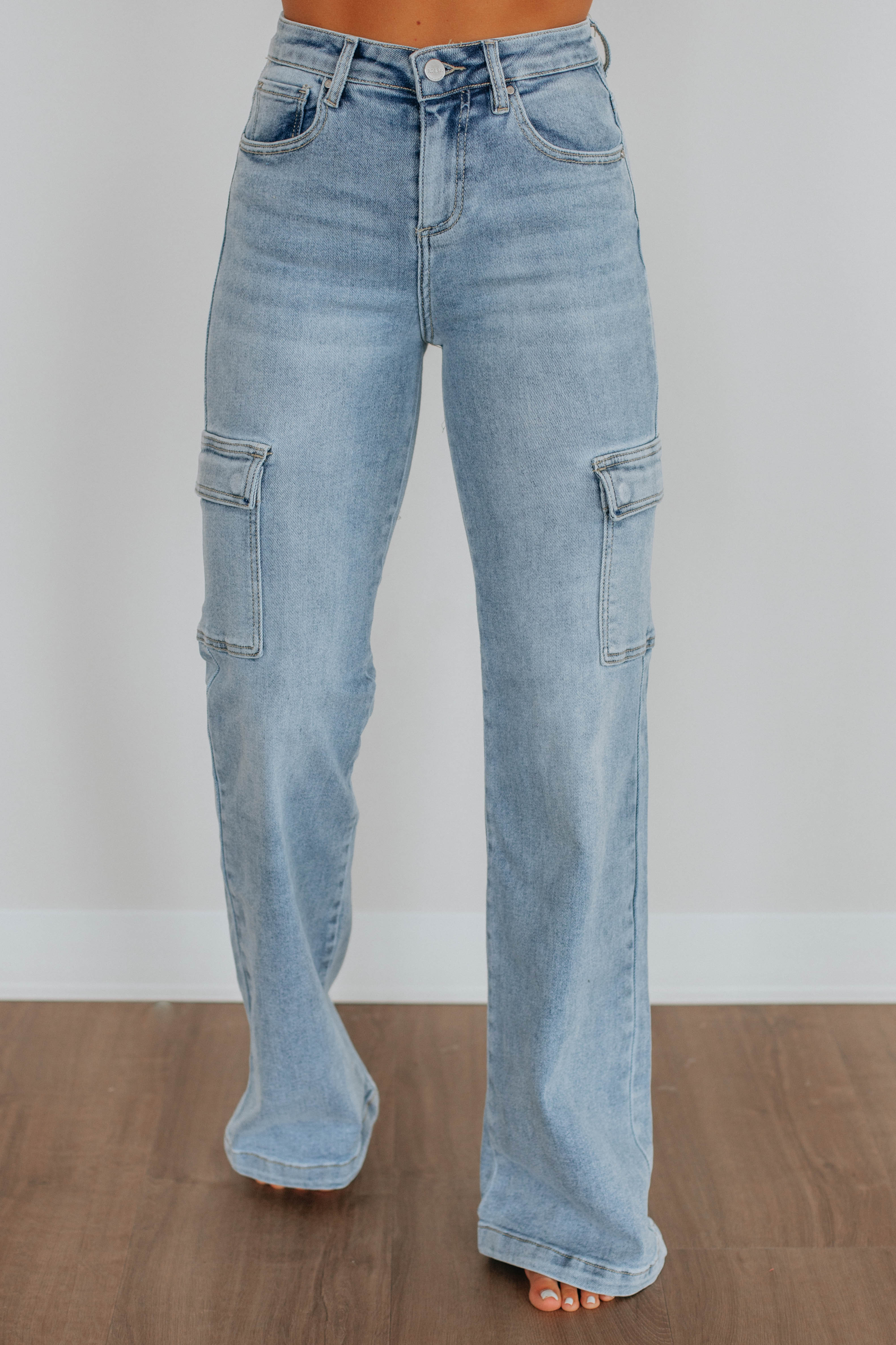 Leigh Risen Cargo Jeans for Women - Light Wash Denim Pants with Multiple Pockets | Casual, Workwear & Outdoor Activities