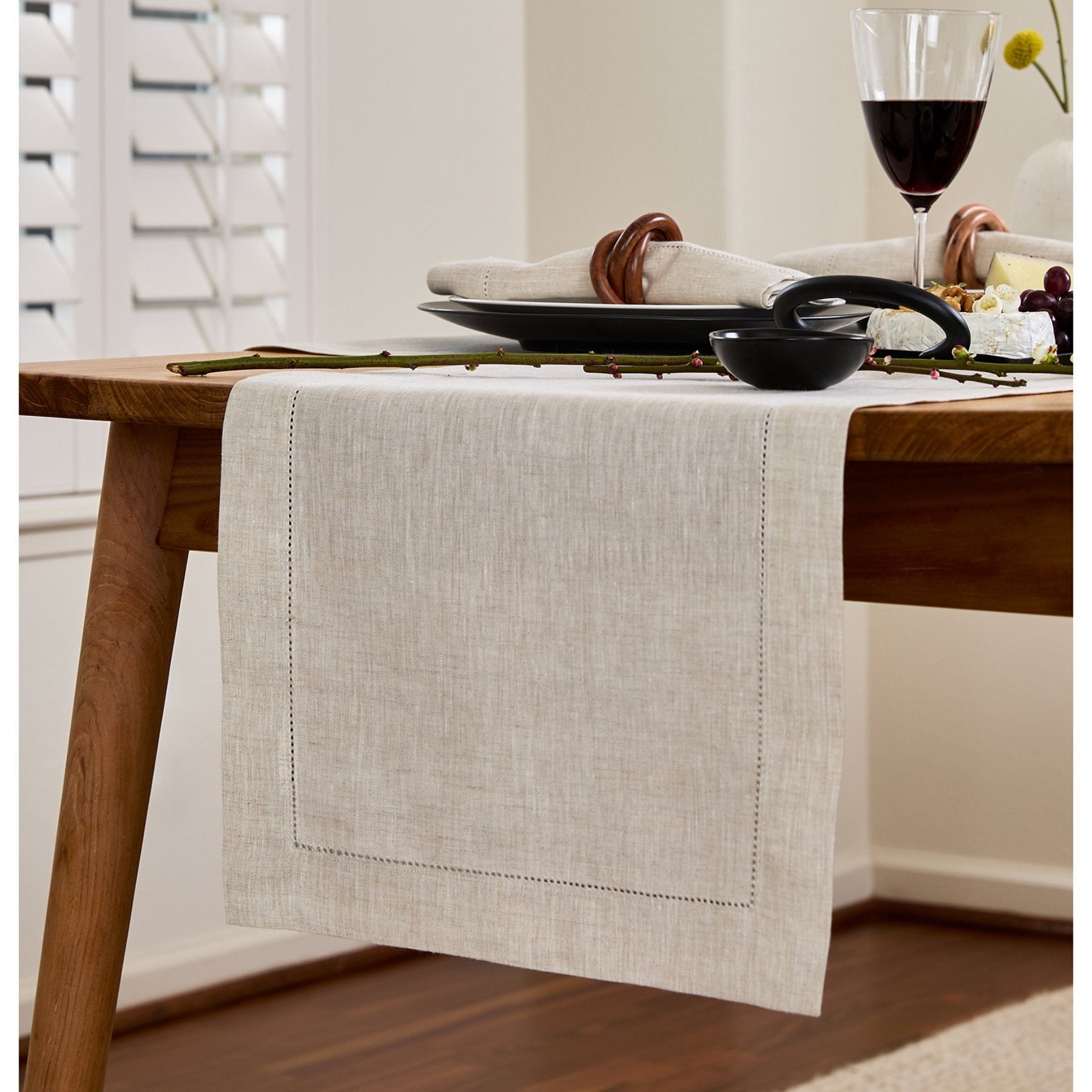 Elegant Classic Hemstitch Table Runner - Premium Linen Dining Decor for Weddings, Parties & Home Styling