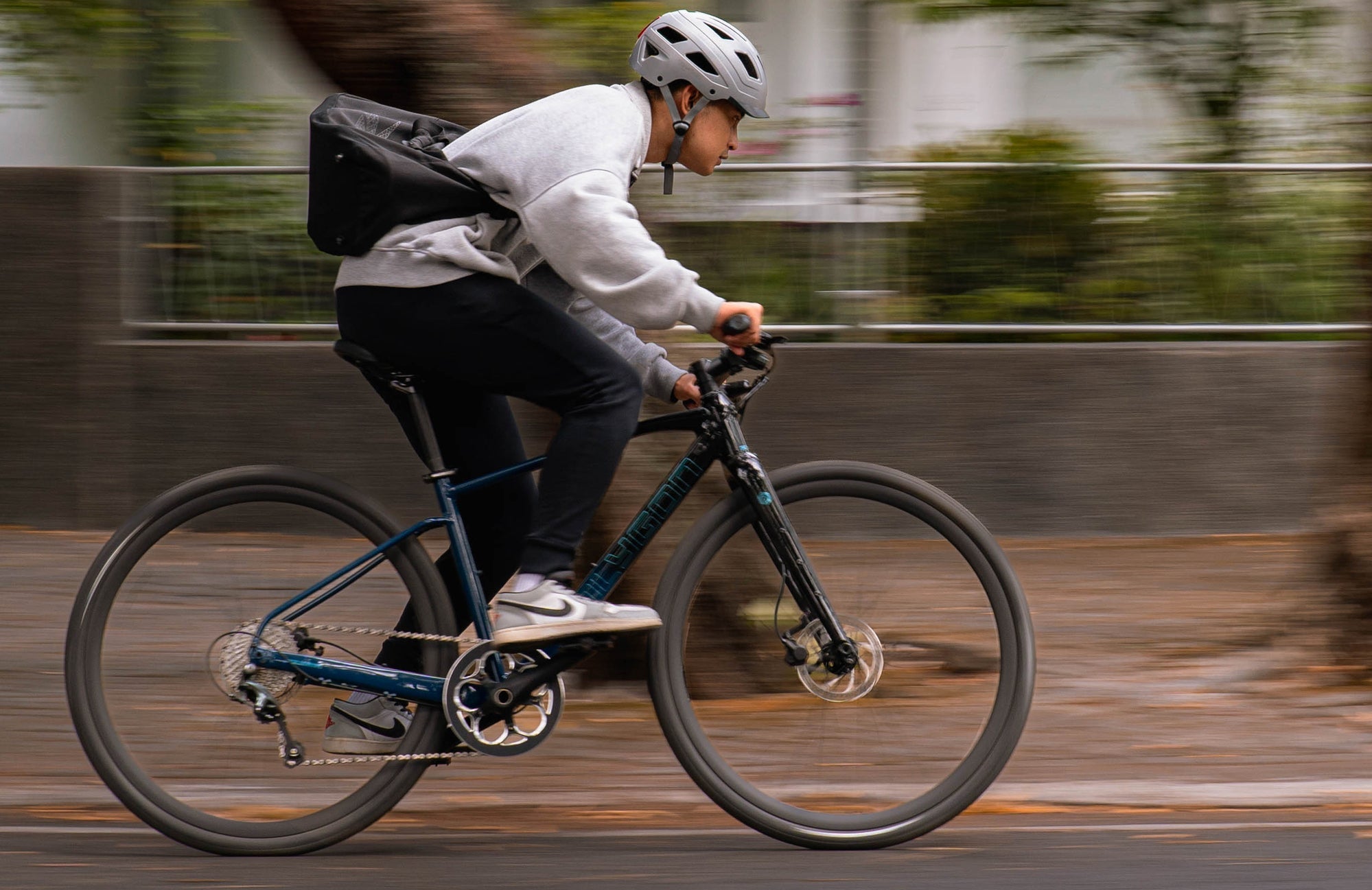 Polygon Path F4 Urban Bike - Lightweight Aluminum Frame, 21-Speed Gears for Commuting & City Riding | Perfect for Urban Commutes, Fitness & Leisure Cycling