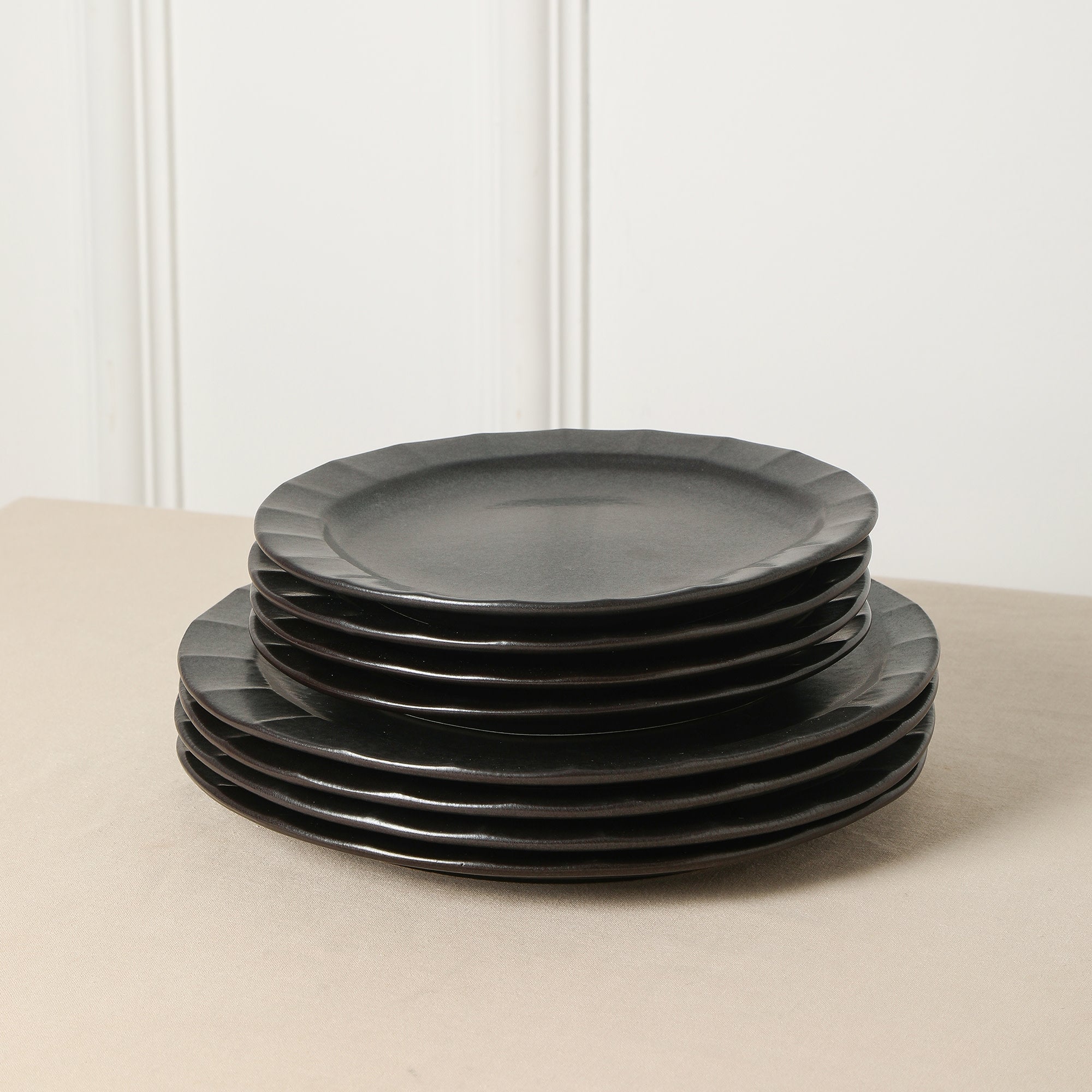 Premium Black Oasis Stoneware Salad Plate - Elegant Dinnerware for Restaurants, Catering & Home Dining