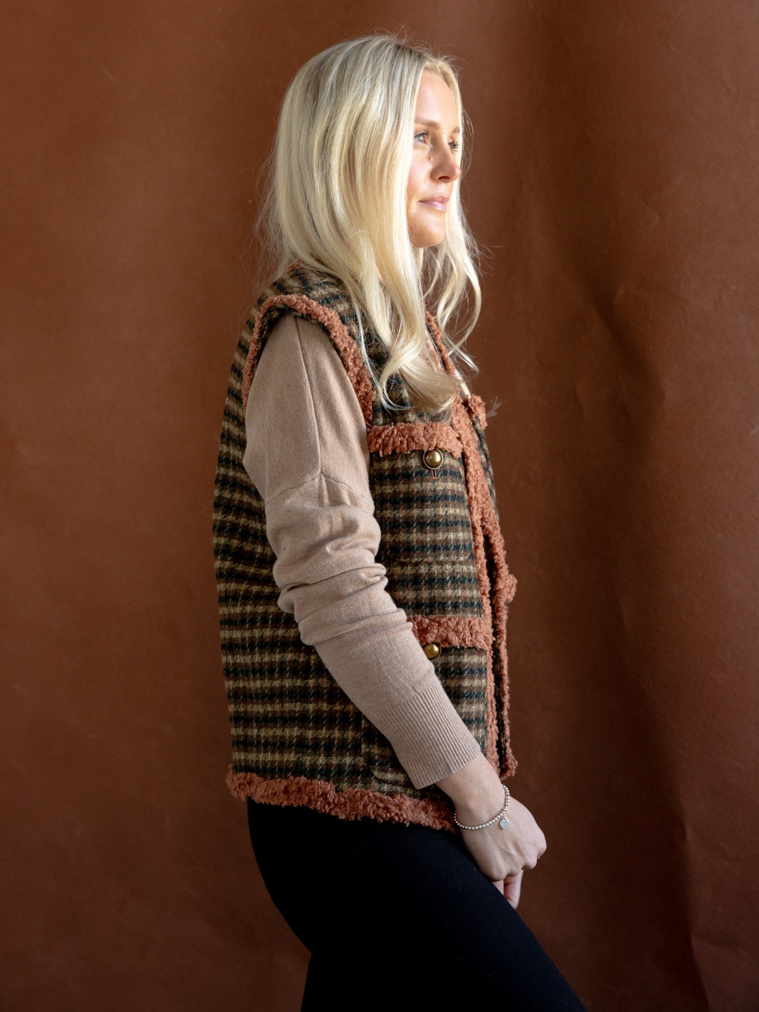 Houndstooth Pocket Vest for Men & Women - Stylish & Warm Winter Layering Piece - Perfect for Office, Outdoor & Casual Wear
