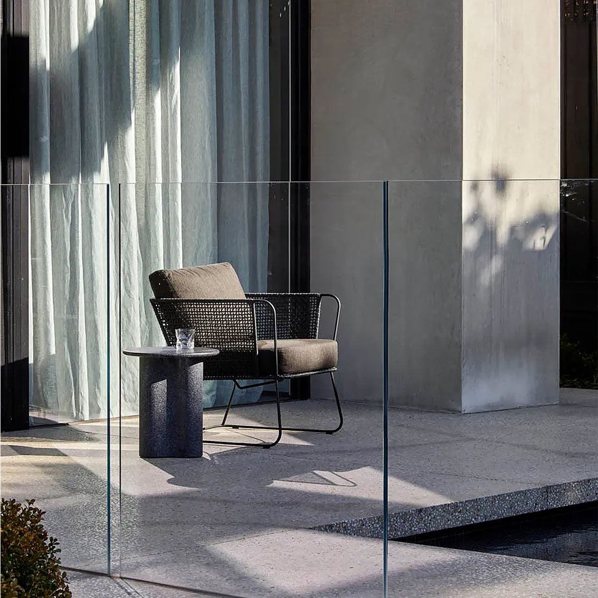 Artie Wave Outdoor Side Table - Waterproof & Durable Patio Furniture for Poolside, Garden, and Deck Use - Modern Design with Rust-Resistant Metal Frame