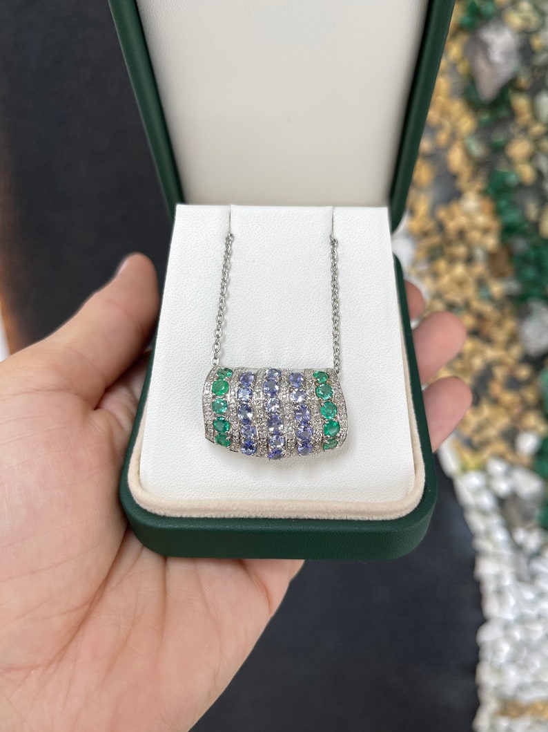 14K Gold Round Cut Emerald Lavender Purple Amethyst Cluster Pendant Necklace - 3.17tcw Fancy Horizontal Design for Women, Perfect for Weddings, Parties & Special Occasions