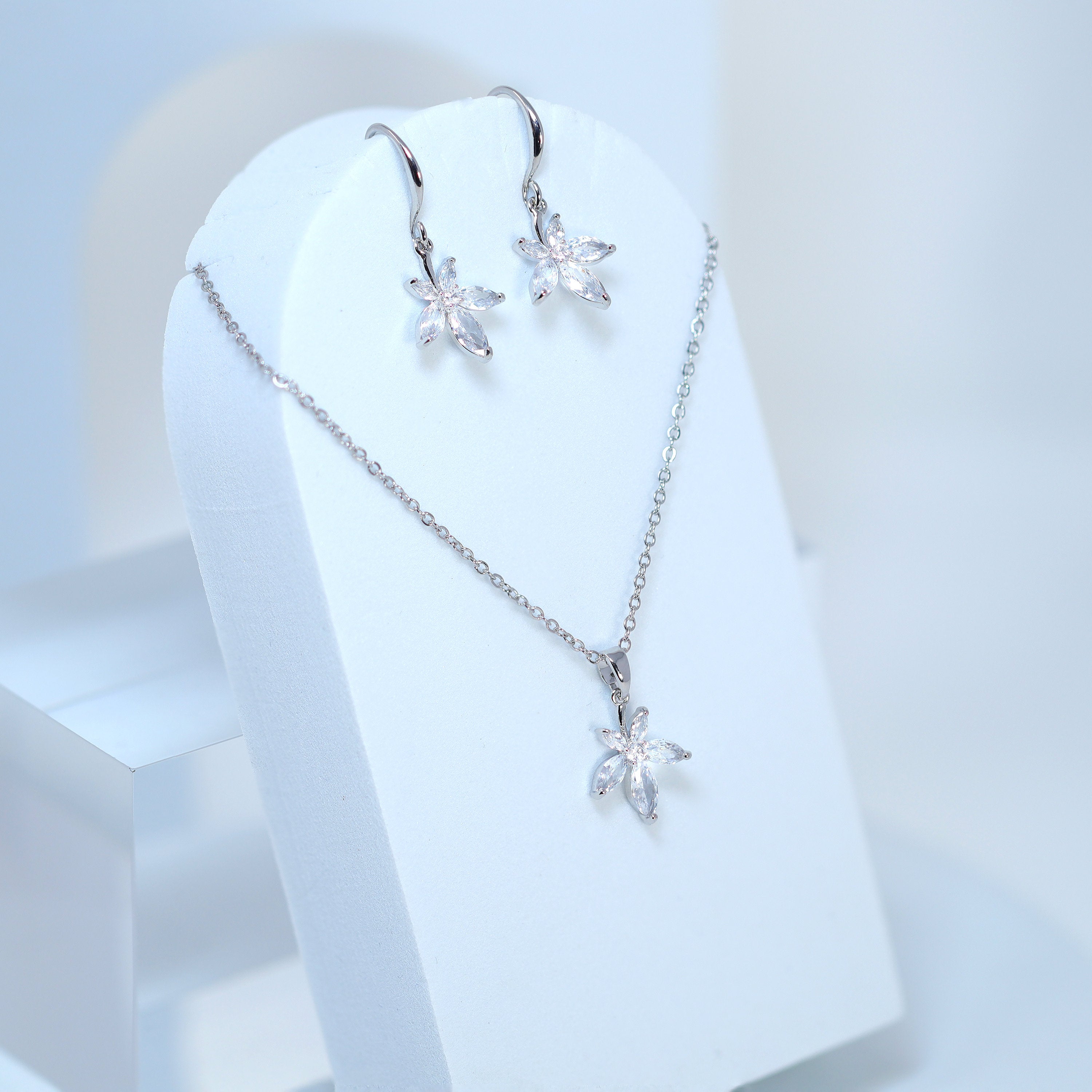 Swarovski Crystal Dainty Leaf Drop Necklace Set - Elegant Bridal Jewelry for Wedding, Engagement & Special Occasions | Matching Earrings & Necklace Gift Set for Women | Perfect for Bridesmaids, Anniversary & Formal Events
