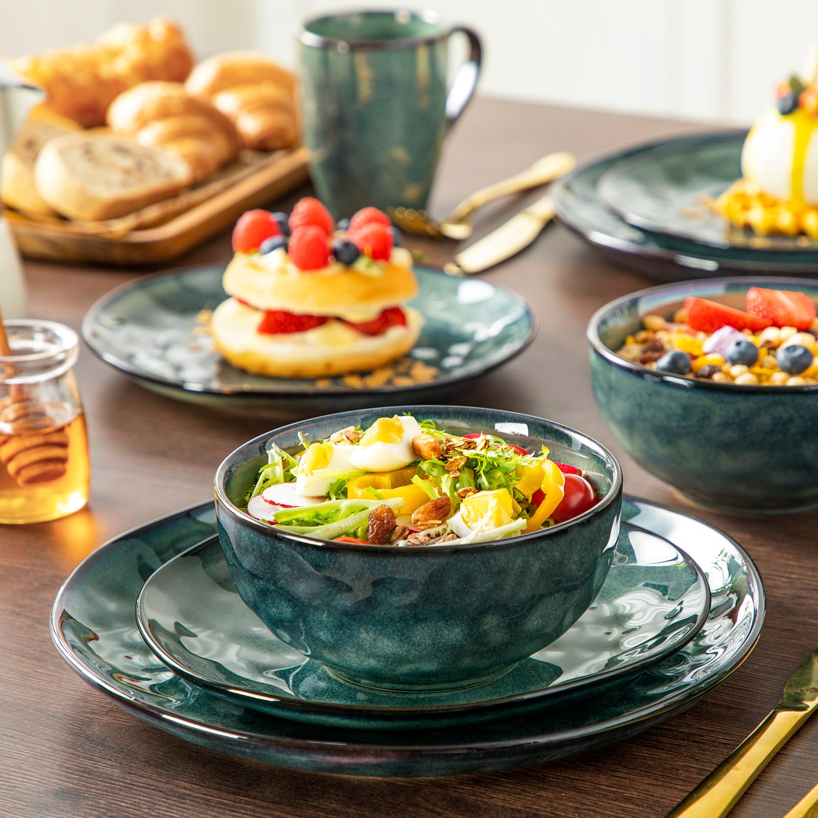 Vancasso Starry 16-Piece Green Dinnerware Set - Reactive Glaze Change Ceramic Plates & Bowls - Elegant Tableware for Dinner Parties, Restaurants & Home Decor