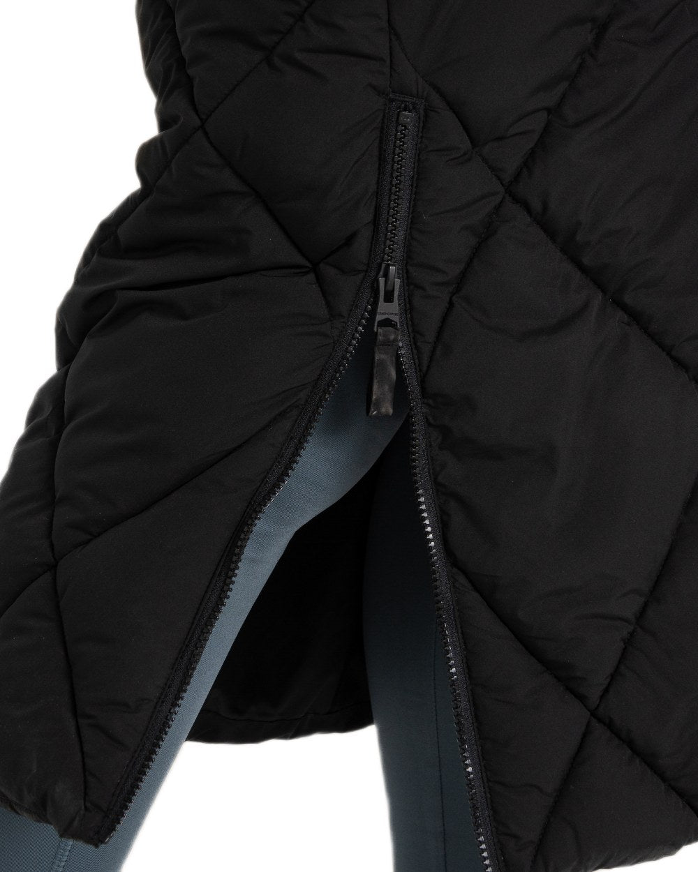 Craghoppers Women's Sarmiento Hooded Jacket - Lightweight Waterproof Windbreaker for Hiking, Travel & Outdoor Adventures