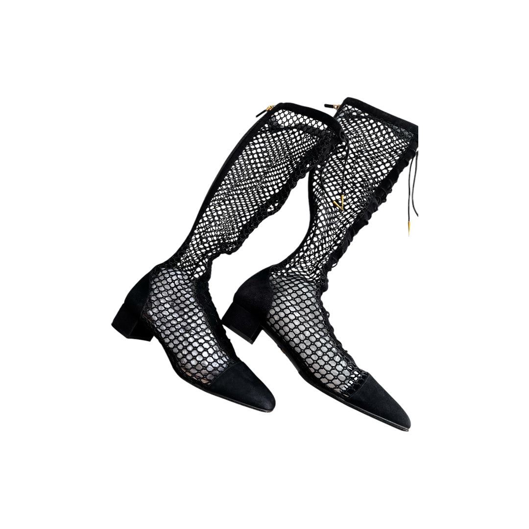 Dior Black Leather Ankle Boots for Women - Stylish & Comfortable Winter Fashion Footwear for Casual Outings & Office Wear