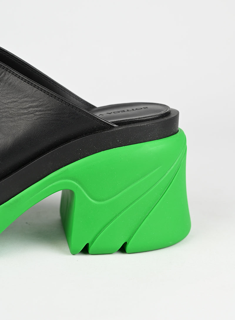 Bottega Veneta Black and Green Leather Mules Women's Size 39 - Perfect for Casual Outings and Office Wear