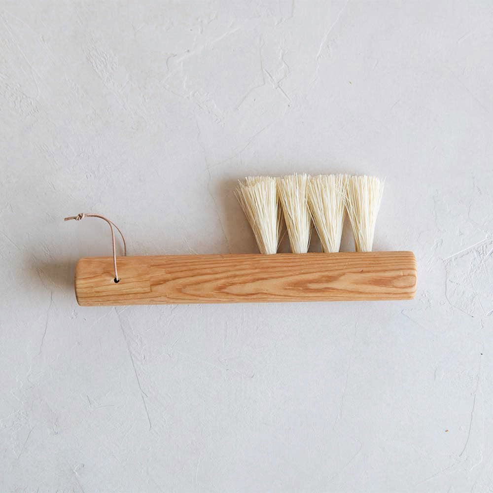 Premium Medium Wooden Counter Brush No. MT0973 - Natural Wood Handle for Kitchen, Bar & Restaurant Cleaning - Perfect for Countertops, Tables & Hard Surfaces