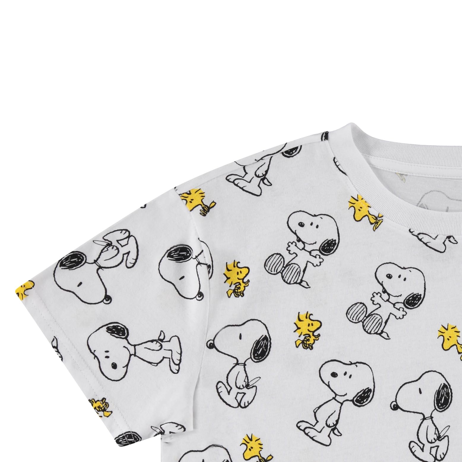 Stylish Snoopy Graphic T-Shirt for Women - Vintage Peanuts Ladies Tee with Curved Hem | Casual Wear, Gift Idea, Juniors Fashion