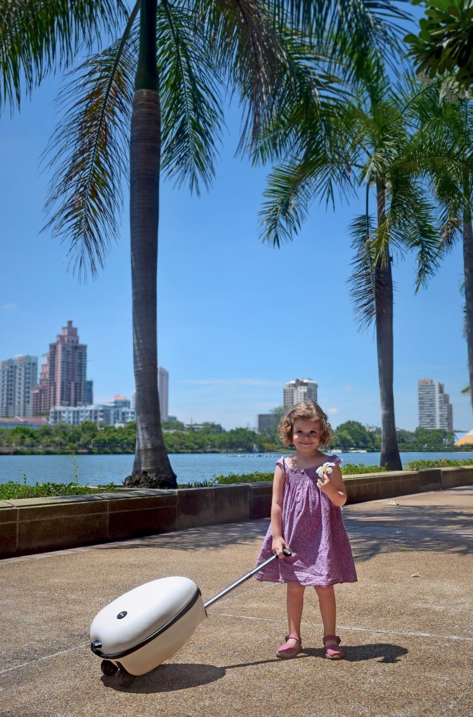 Mima OVI Kids Trolley Suitcase - Lightweight Children's Luggage with Wheels for Travel, School & Vacation - Perfect Carry-On for Airplane, Road Trips & Family Outings