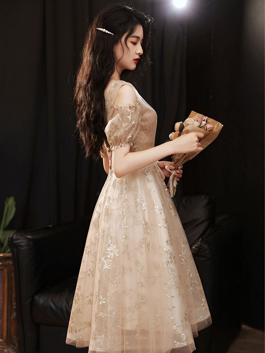 Champagne V-Neck Tulle Lace Short Prom Dress for Homecoming, Party, and Special Occasions - Elegant Cocktail Dress for Women