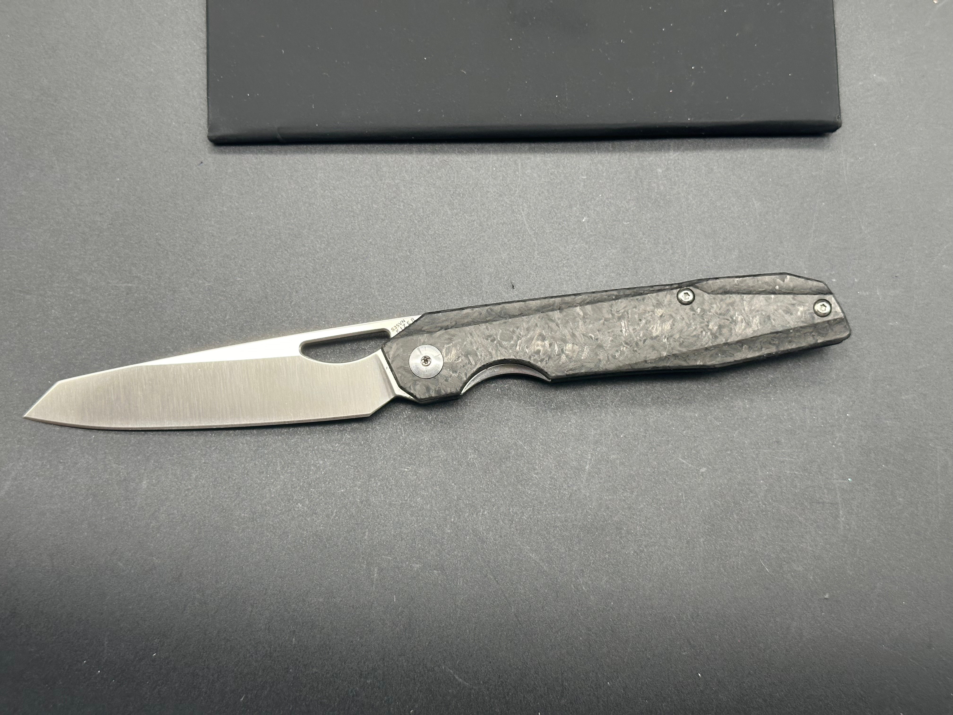 Kizer Genie Liner Lock Folding Knife - Premium Carbon Fiber Handle, 3.40
