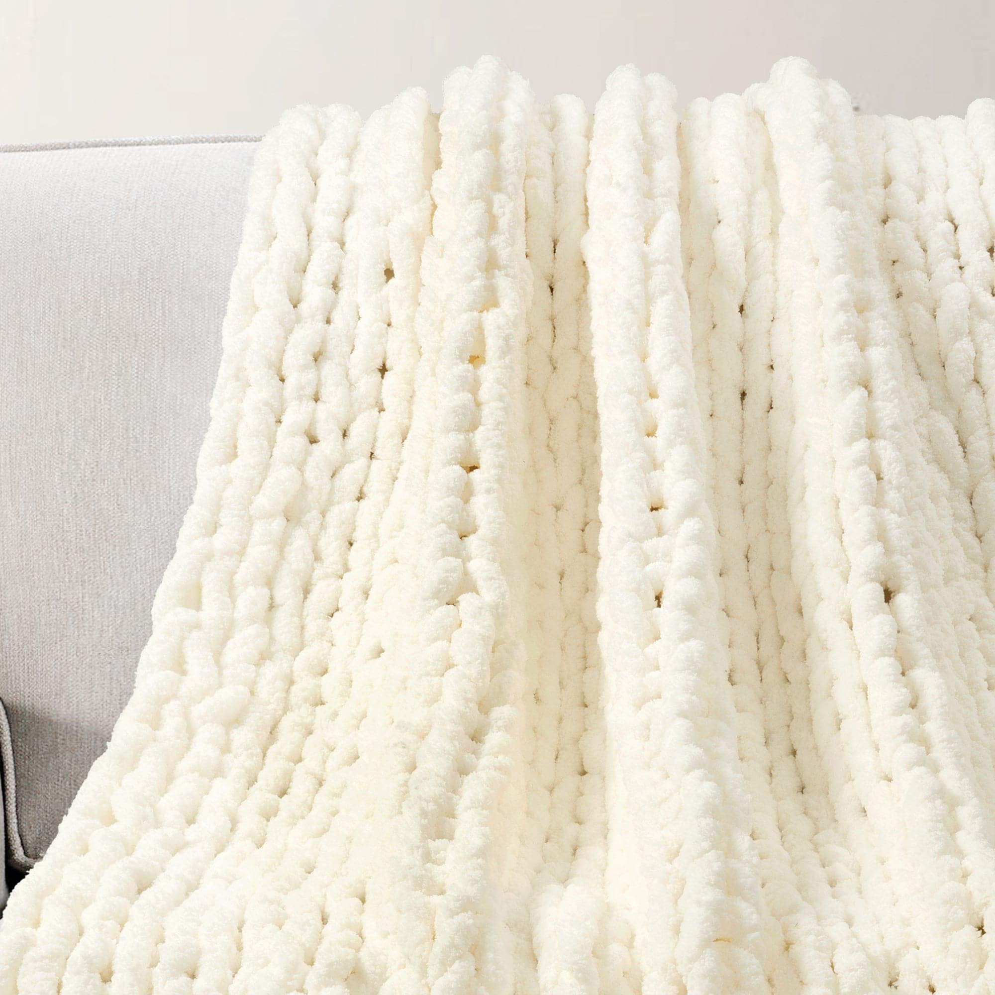 Ultra Soft Chenille Chunky Knit Throw Blanket - Cozy Hygge Oversized Thick Knitted Blanket for Couch, Bed & Winter Warmth - Perfect for Living Room, Bedroom & Home Decor