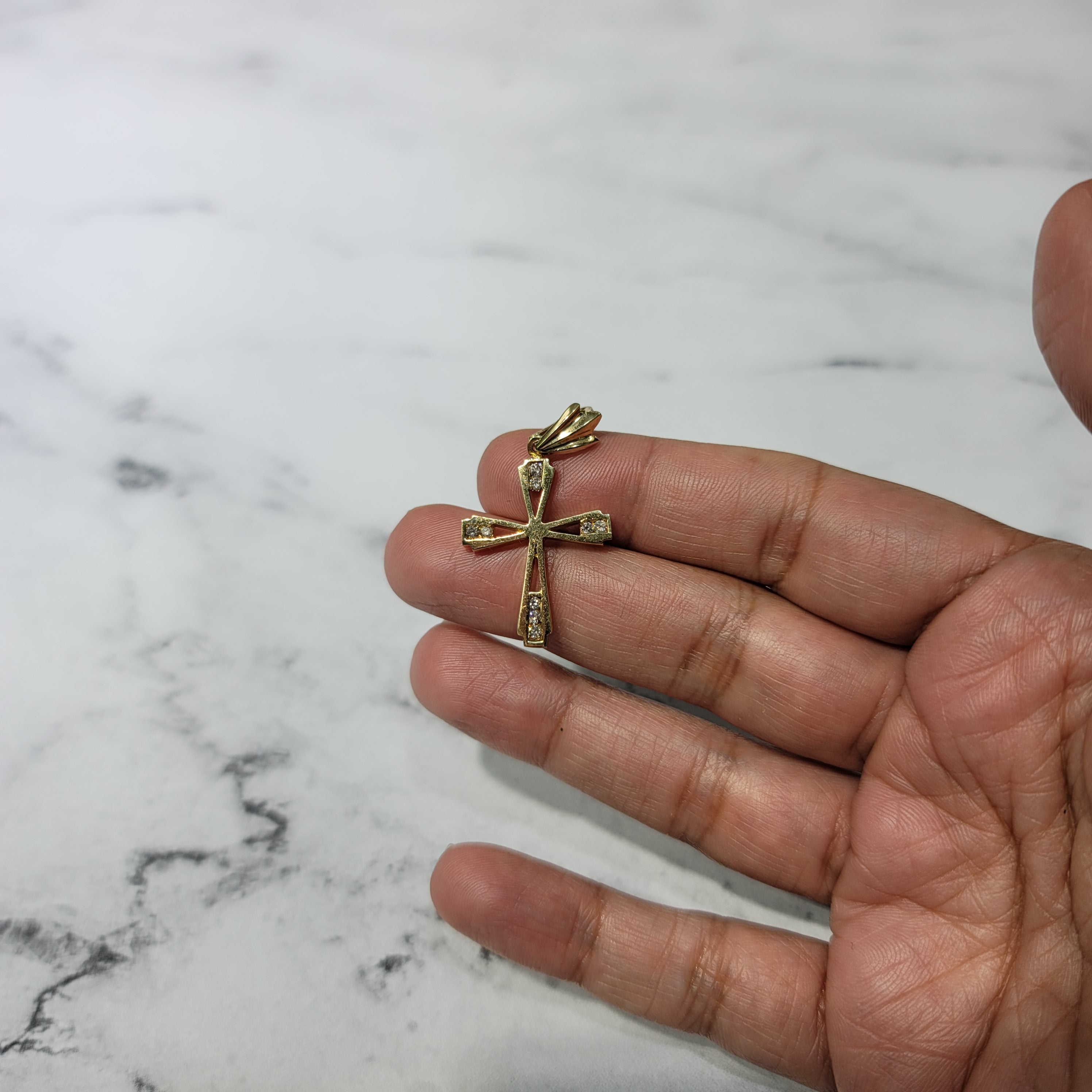 1/4 Carat Diamond Cross Pendant Necklace for Women - Elegant Polished Silver/Gold Jewelry Gift for Christmas, Baptism & Special Occasions