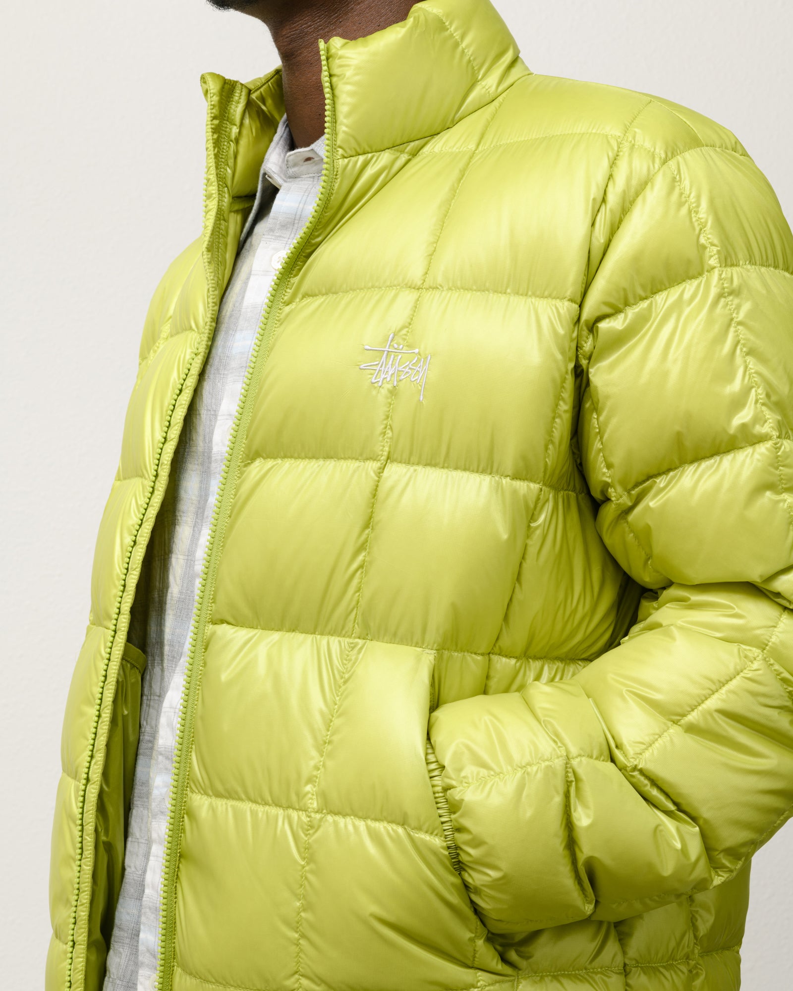 Lightweight Midweight Puffer Jacket for Women & Men - Waterproof Winter Coat for Outdoor Activities, Hiking & Travel