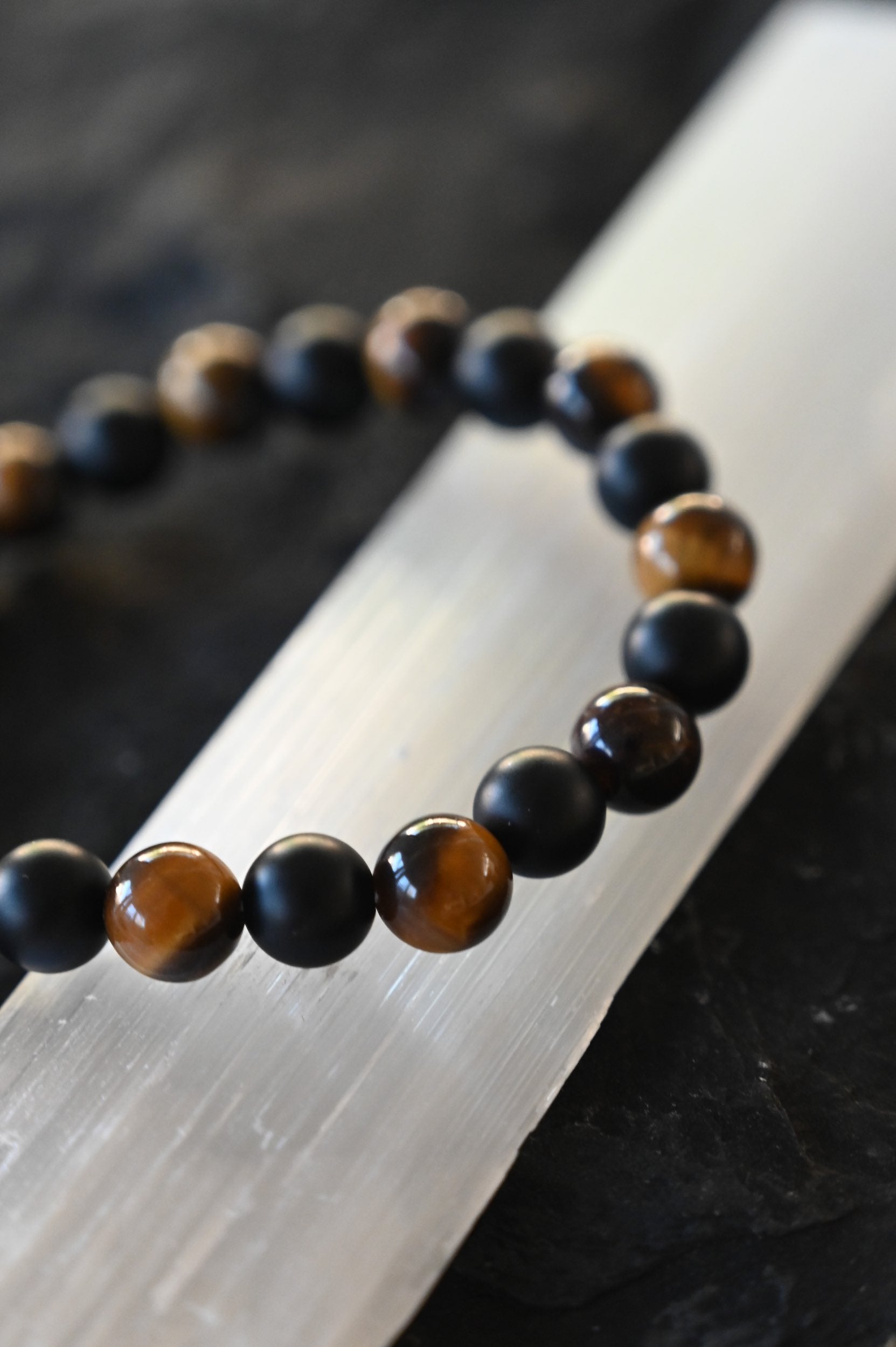 Men's Tiger Eye Stone Bracelet for Men - Natural Healing Crystal for Protection, Confidence & Strength - Perfect for Meditation, Yoga & Everyday Wear