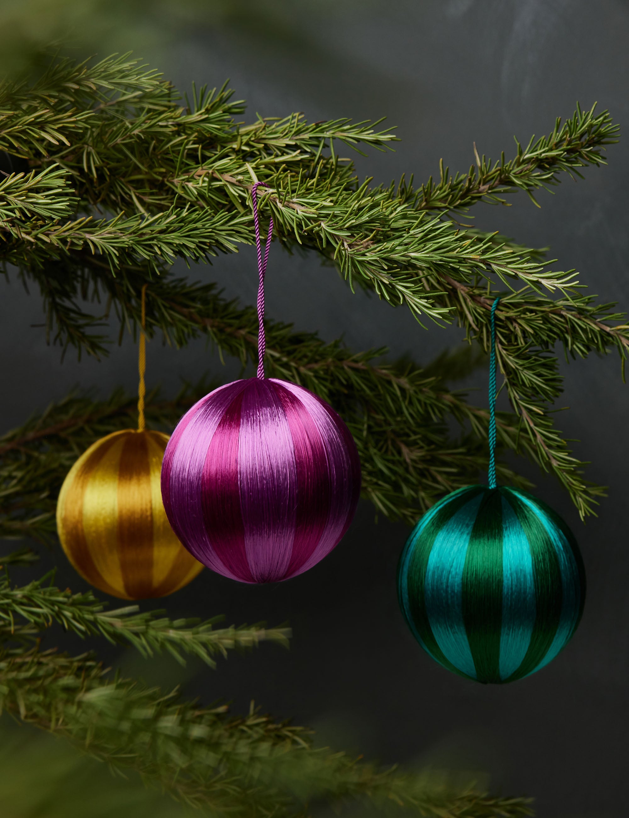 Cody Foster & Co Large Thread Ball Ornament Set of 5 - Assorted Colors for Christmas Tree Decorations, Holiday Party, and Home Décor