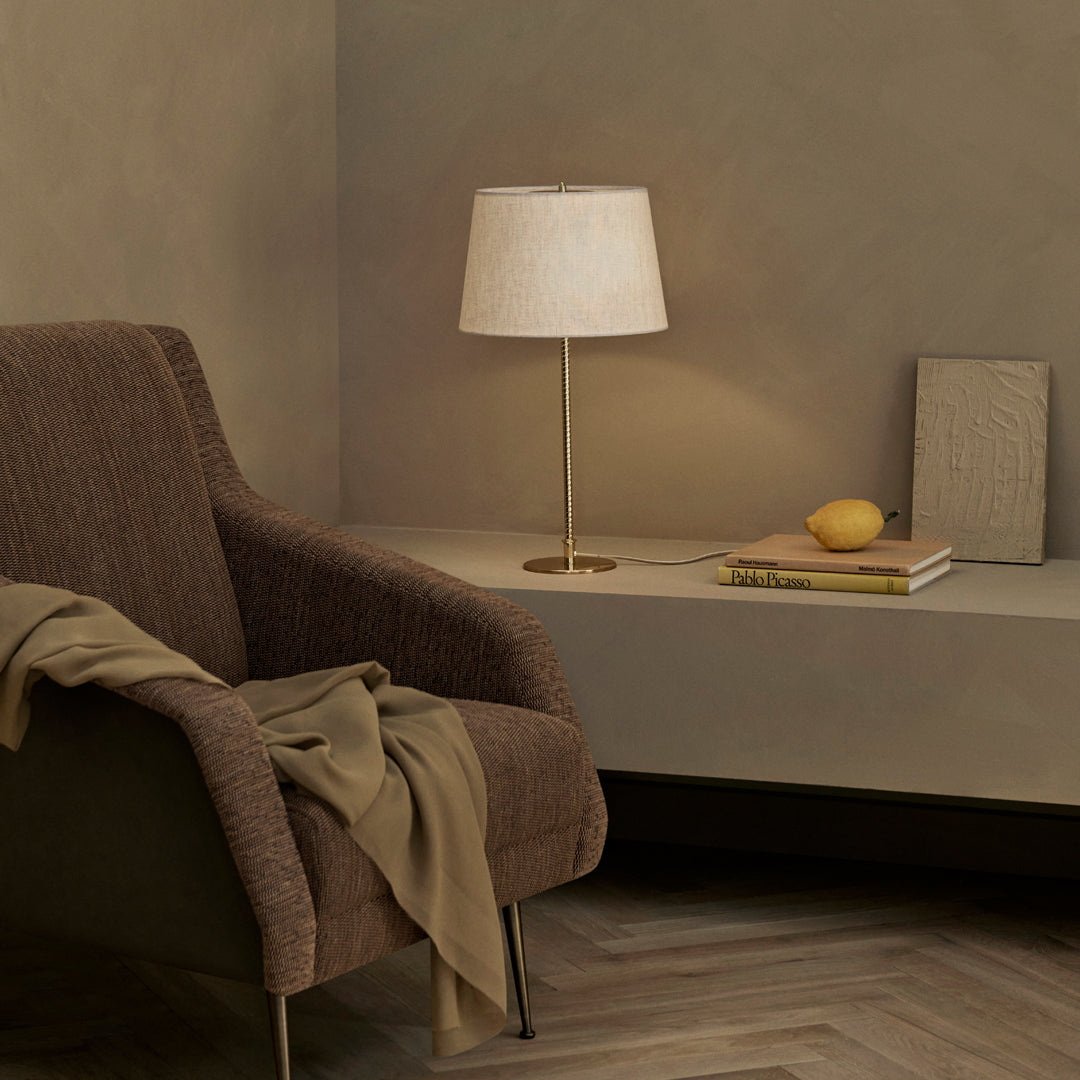 Modern CDC.1 Lounge Chair with Conic Base - Stylish & Comfortable Seating for Living Room, Office, or Patio