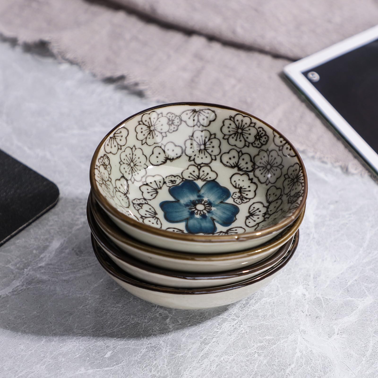 Premium Japanese Style Ceramic Dipping Sauce Bowls - Set of 4 Small Dishes for Soy Sauce, Ketchup, BBQ & Seasoning - Perfect for Sushi, Dumplings, Appetizers & Party Snacks