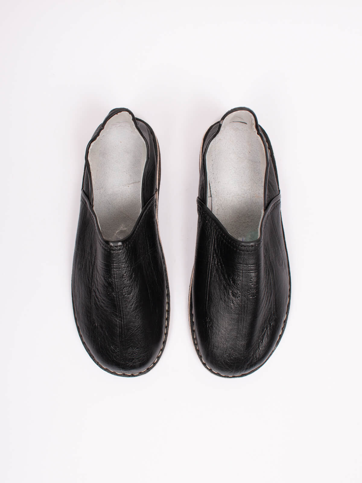 Authentic Moroccan Berber Babouche Slippers - Soft Leather House Shoes for Men & Women - Black Comfortable Indoor/Outdoor Slippers for Home, Lounge & Travel