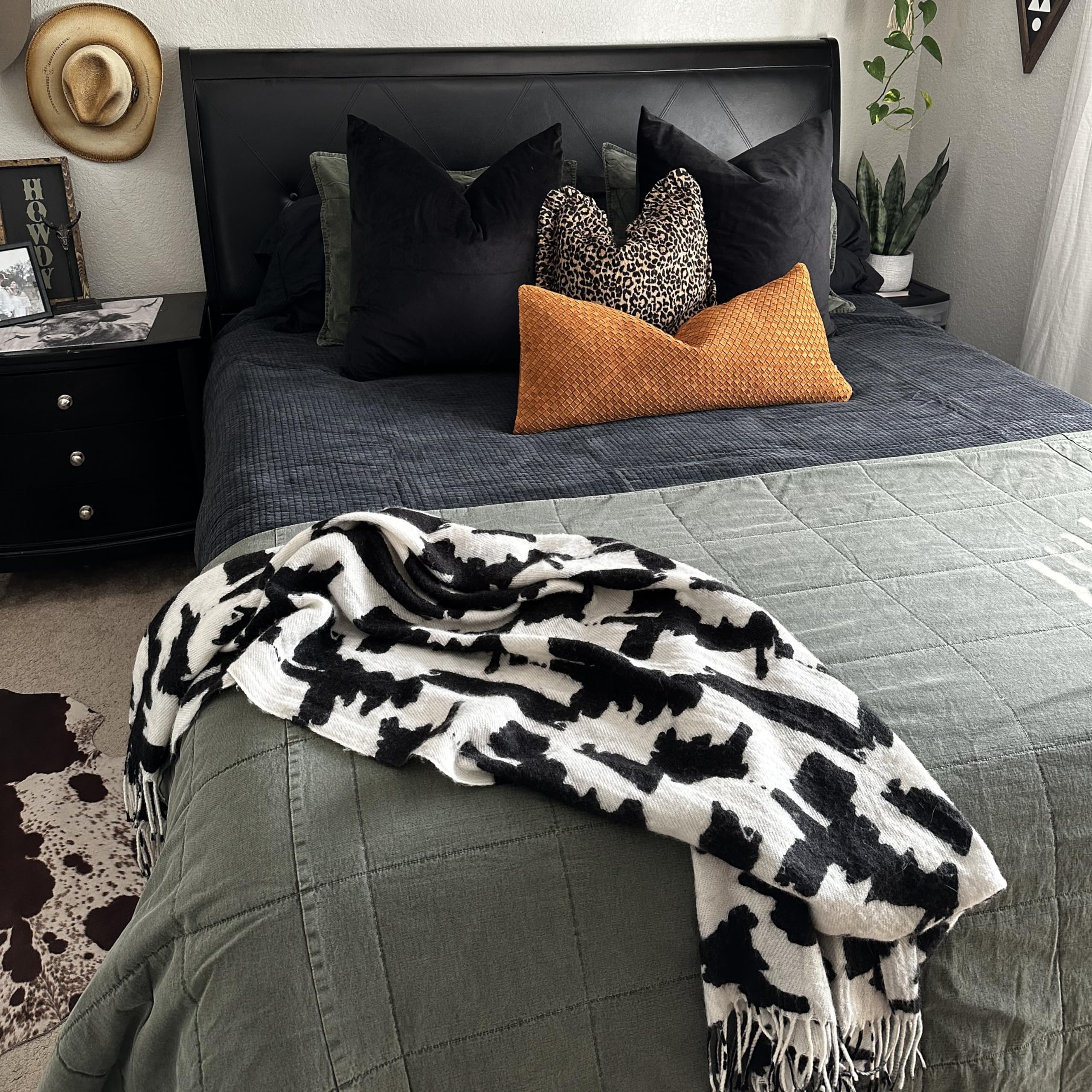 Premium Stonewashed Cotton Velvet 3-Piece Queen Quilt Set with Pillow Shams - Soft Lightweight Bedding in Classic Black - Perfect for Master Bedrooms, Guest Rooms & Cozy Home Decor