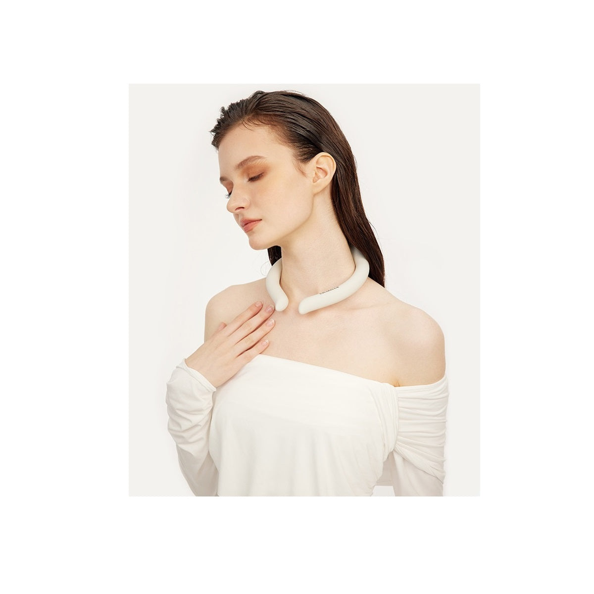 CICIBELLA WARM 01 Electric Heating Neck Warmer - Soft & Lightweight Winter Scarf for Women & Men - Perfect for Office, Travel & Outdoor Activities in Cold Weather