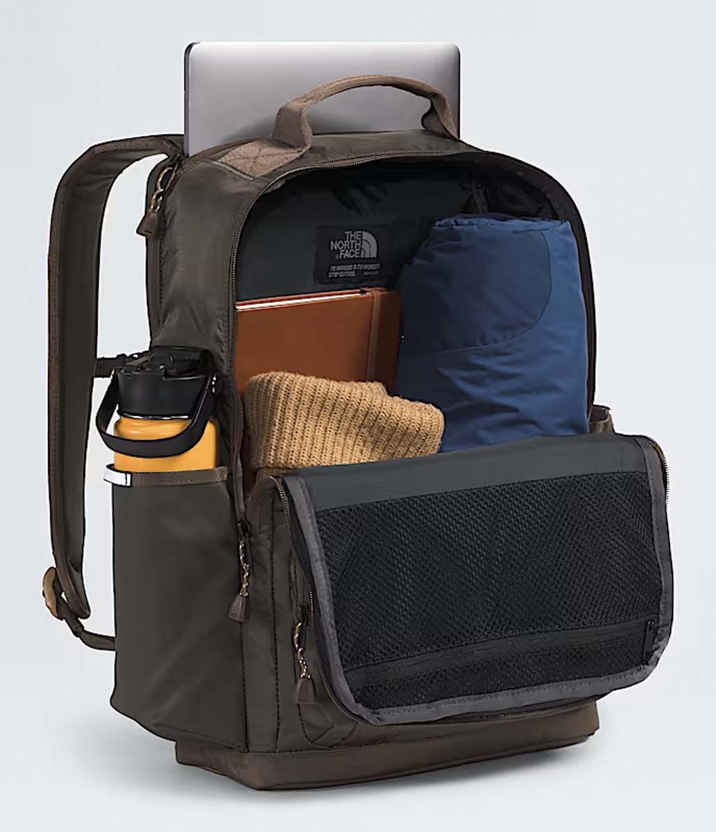 The North Face Base Camp Daypack - Lightweight Hiking Backpack for Men & Women - Durable Travel Daypack for Outdoor Adventures, Commuting & Daily Use