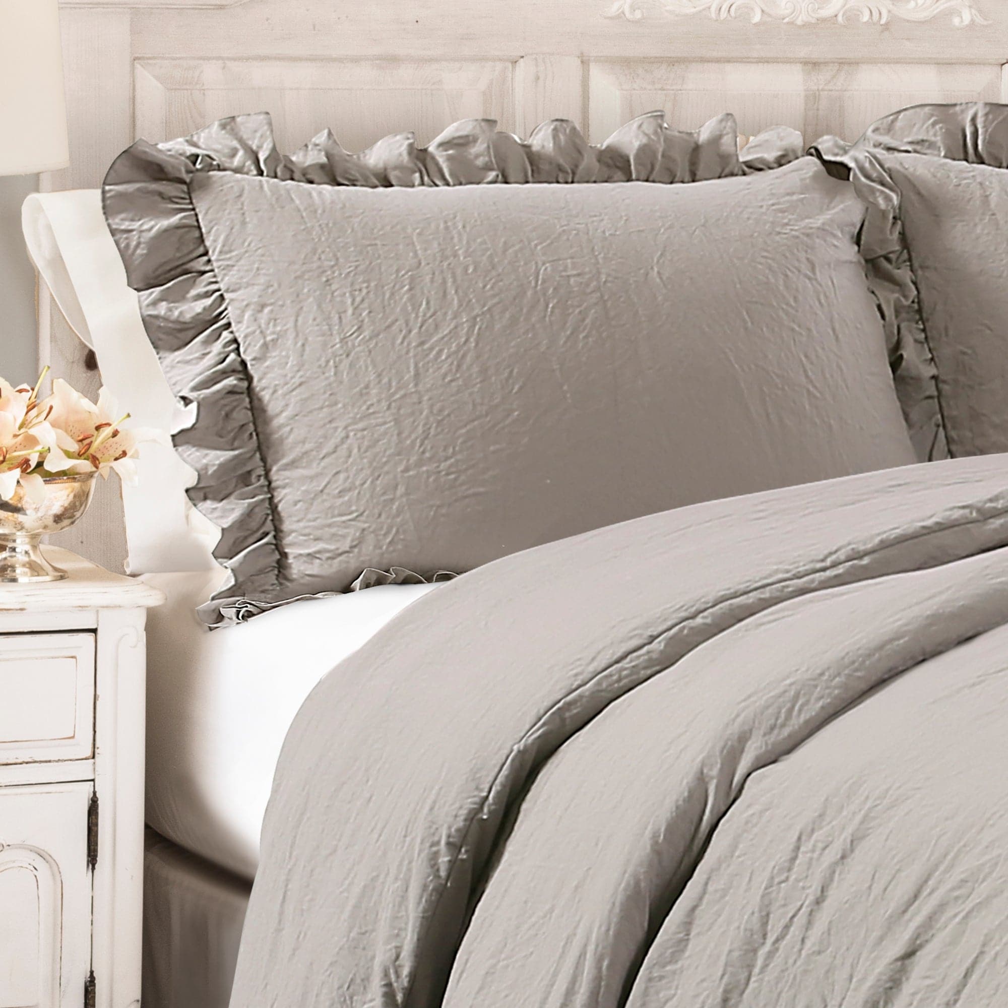 Reyna 3-Piece Comforter Set - Soft & Luxurious Bedding for Queen/King Size Beds - Perfect for Master Bedrooms, Guest Rooms & Cozy Home Decor