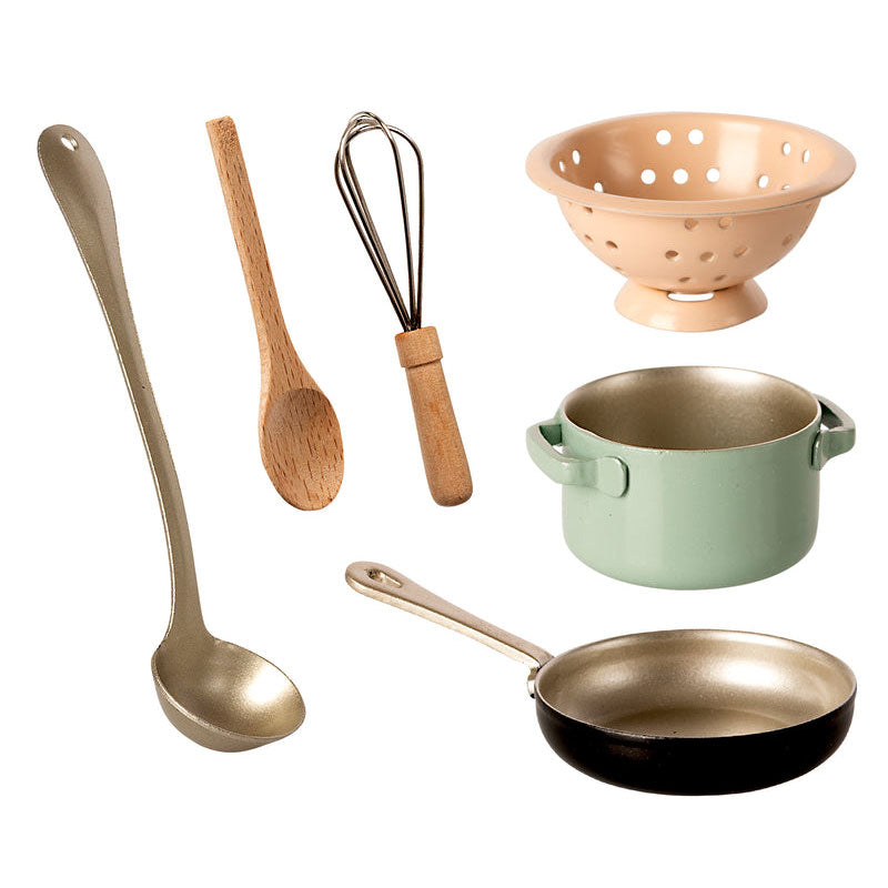Maileg Deluxe Wooden Cooking Set for Kids - Pretend Play Kitchen Toy with Utensils & Accessories - Perfect for Imaginative Play, Role-Playing Games & Early Childhood Development