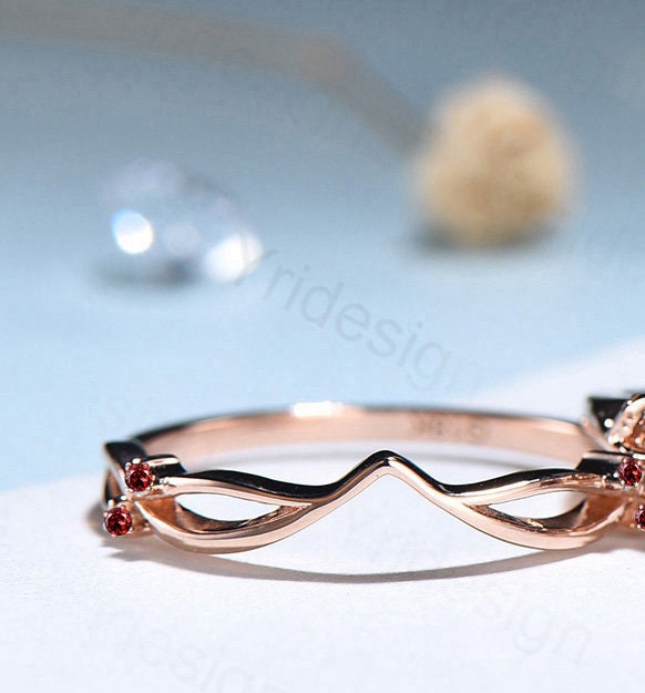 Black Gold Garnet Ring Set - Nature Inspired Unique Garnet Leaf Engagement Ring for Women, January Birthstone Bridal Jewelry with Spinel Cluster | Perfect for Weddings, Anniversaries & Special Occasions