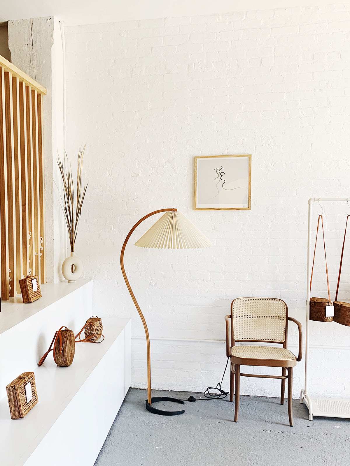 Modern Caprani Floor Lamp - Adjustable LED Standing Light for Living Room, Bedroom & Office - Warm White & Cool White Dimmable Lighting - Perfect for Reading, Relaxing & Decor