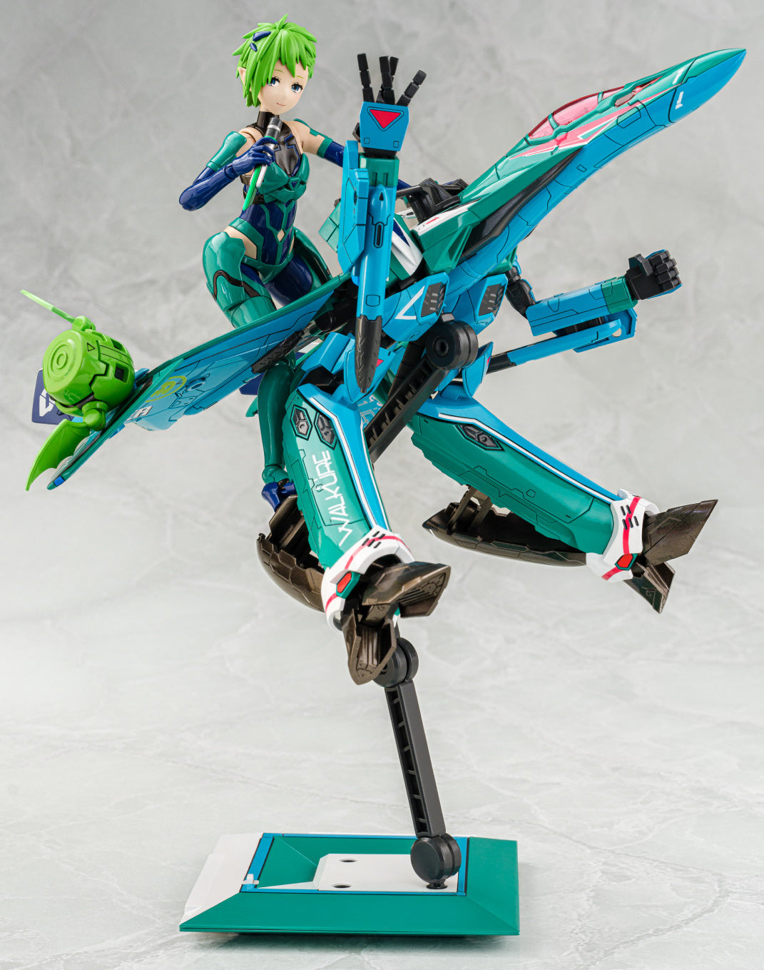 Aoshima Macross Delta VFG Variable Fighter Girls VF-31A Kairos Reina Prowler 1/72 Scale Model Kit - Anime Collectible for Display & Gundam Fans