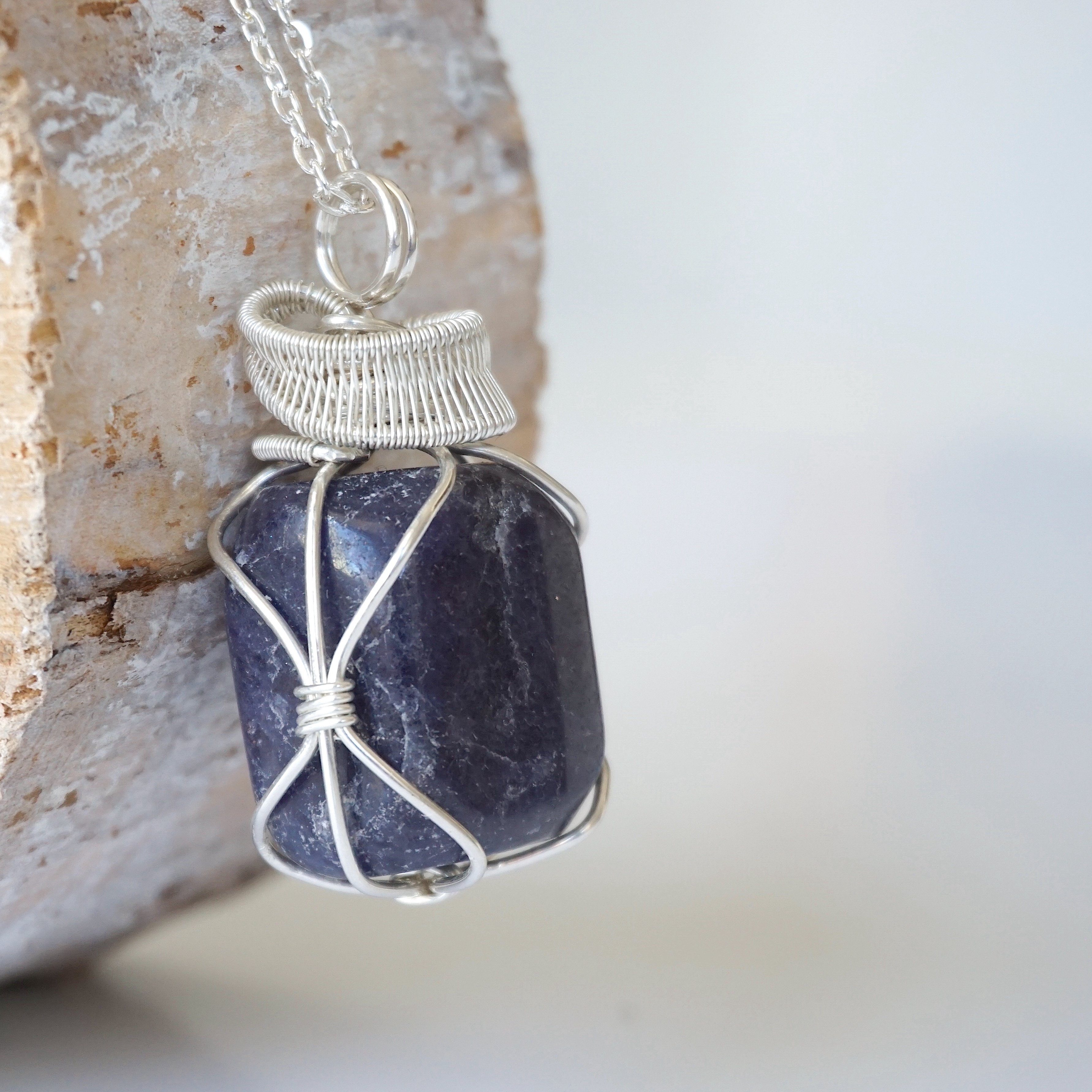 Natural Raw Sapphire Necklace - Sterling Silver Pendant for Women - Elegant Bohemian Jewelry for Everyday Wear & Special Occasions