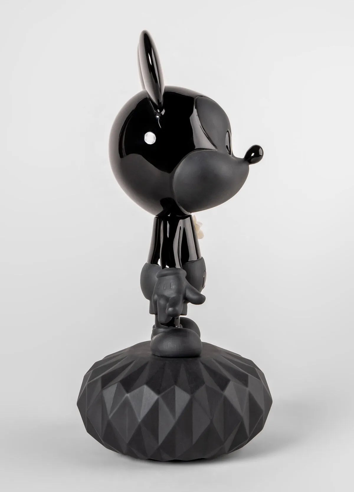 Lladró Mickey Mouse Black Porcelain Sculpture - Disney Collectible Figurine for Home Décor & Gift Giving