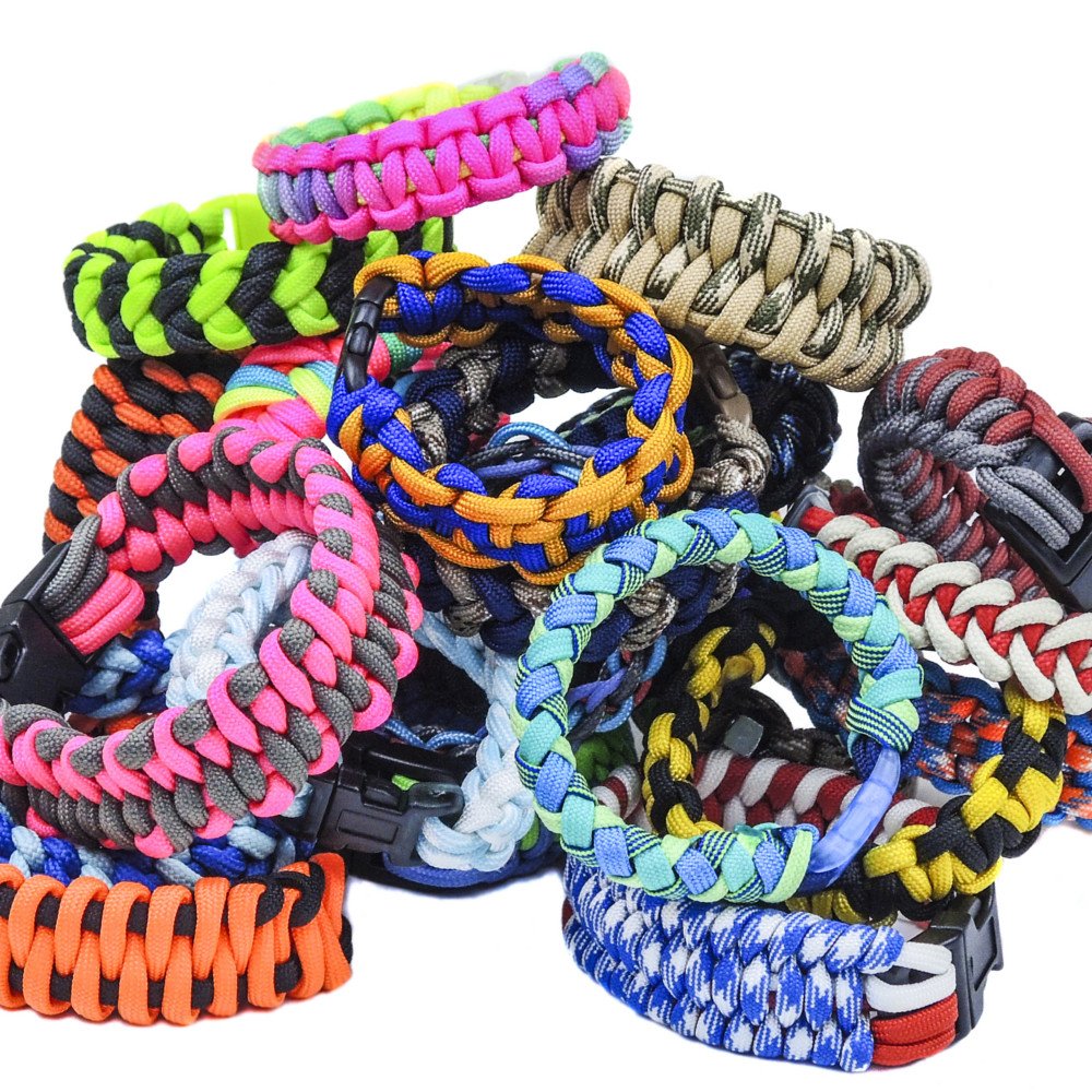 Adjustable Jig Bracelet Maker Kit with 550 Paracord & Buckles - DIY Paracord Weaving Tool for Wristbands & Crafts - Wooden Base for Braiding & Survival Gear Making - Perfect for Camping, Hiking & Outdoor Activities