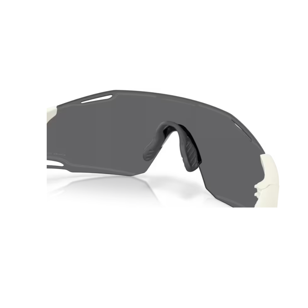 Oakley Cybr Dyno Sunglasses 0OO9513D 951305 - Polarized Sports Sunglasses for Men & Women - Perfect for Running, Cycling & Outdoor Activities