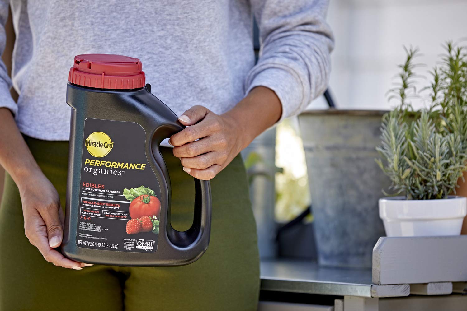 Miracle-Gro Performance Organics Edibles Plant Food Granules - Natural & Organic Nutrition for Tomatoes, Vegetables, Herbs, Fruits - 2.5 lb - Perfect for Organic Gardening & Homegrown Produce