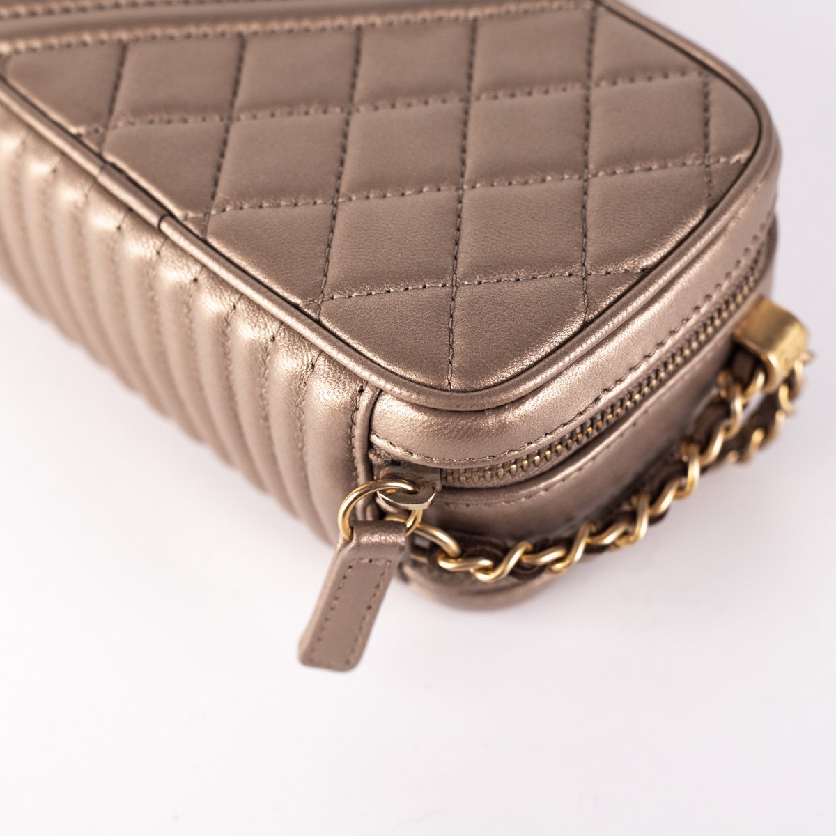 Chanel Calfskin Leather Crossbody Bag in Nude - Luxury Designer Handbag for Women, Perfect for Everyday Use, Date Nights & Special Occasions