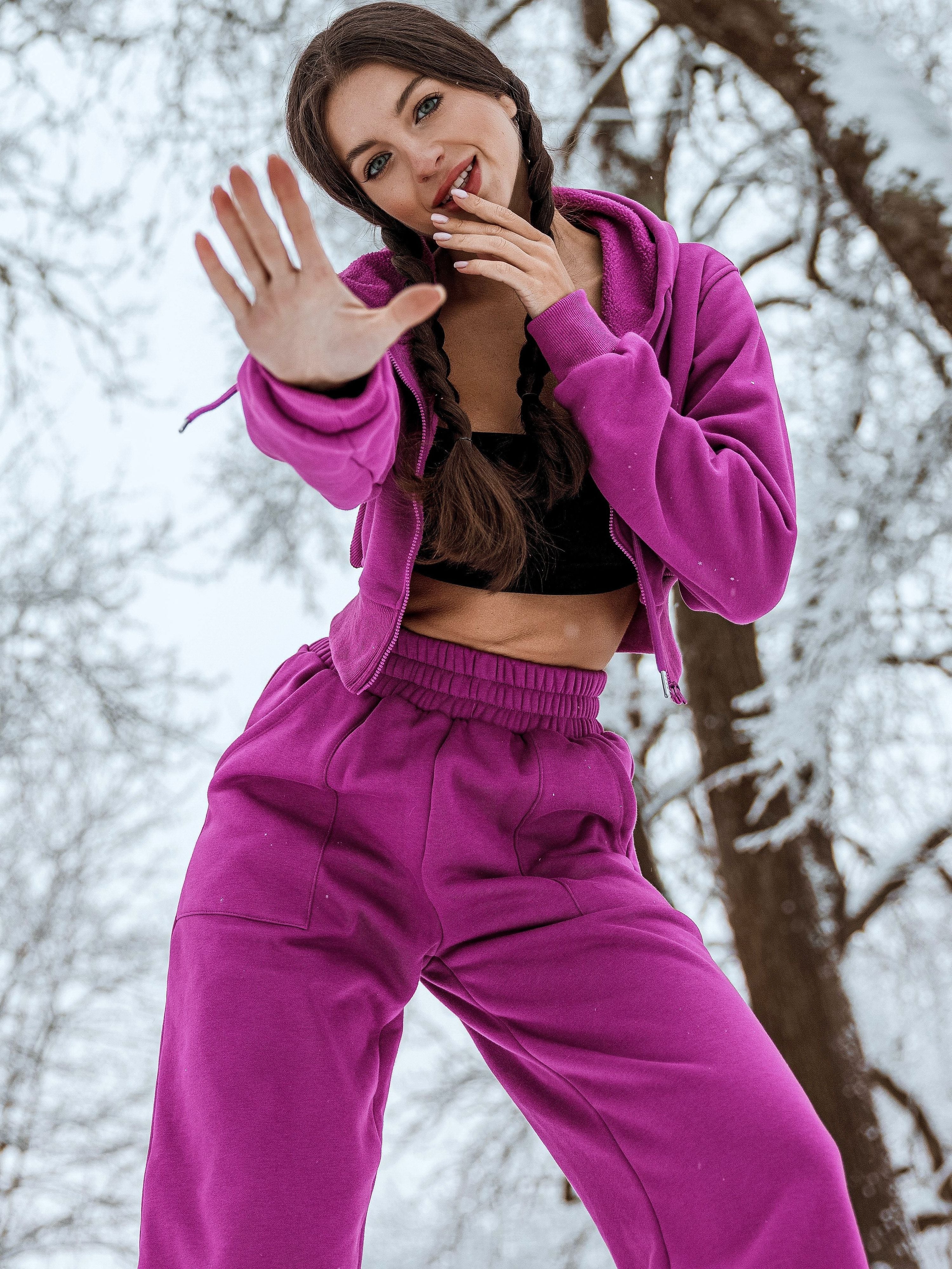 ZASUWA Women's Cropped Hoodie with Zipper & Drawstring - Stylish & Comfortable for Casual Wear, Gym, and Outdoor Activities