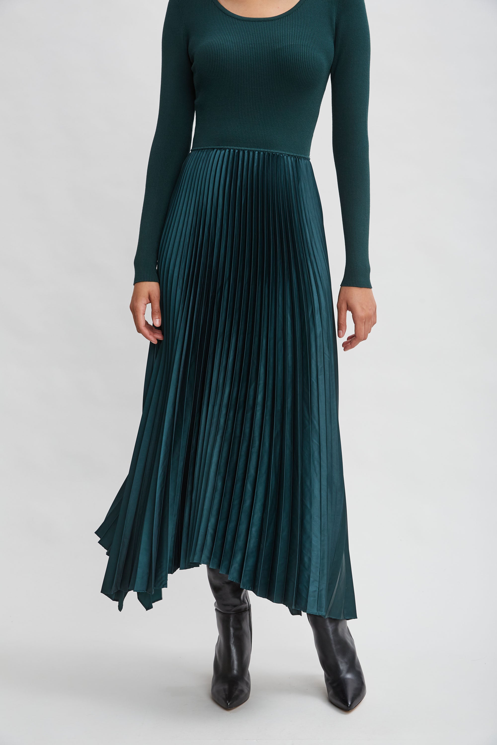 Elegant Long Sleeve Knit Pleated Dress for Women - Perfect for Office Wear, Fall Fashion & Holiday Parties