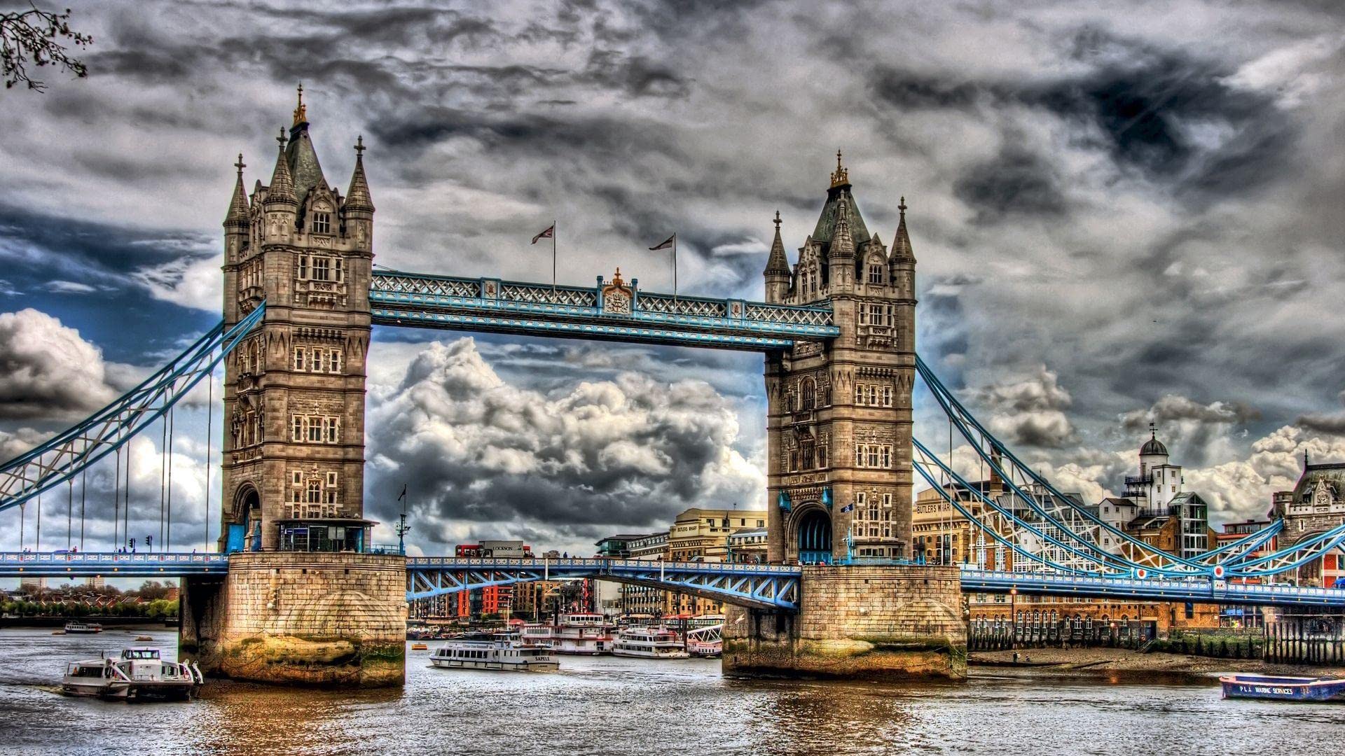 Tower Bridge Canvas Art - Framed Landscape Wall Painting for Home, Office & Bedroom Decor - Ready to Hang - Perfect for Living Room, Study & Gift Giving