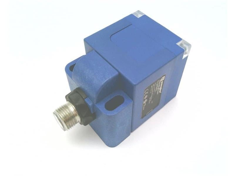 WENGLOR I1QH002 20mm Inductive Proximity Sensor - PNP, 10-30VDC, IP67, Flush Mount, -40°C to +80°C, 150mA - Ideal for Industrial Automation, Machine Safety, and Harsh Environment Applications