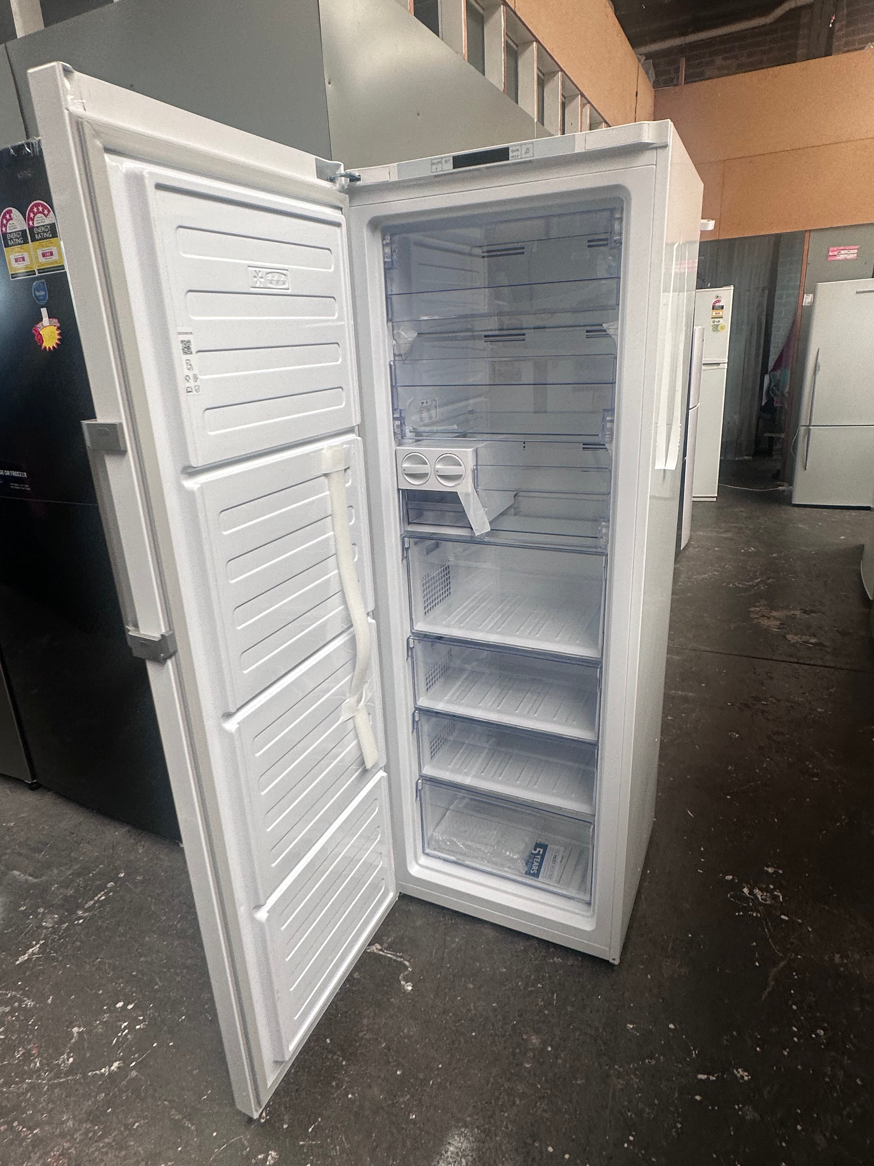 Beko 256L Frost-Free Upright Freezer - BVF290W | European Made | Carton Damaged (12-Month Warranty) | Perfect for Home, Restaurant & Commercial Kitchen Storage