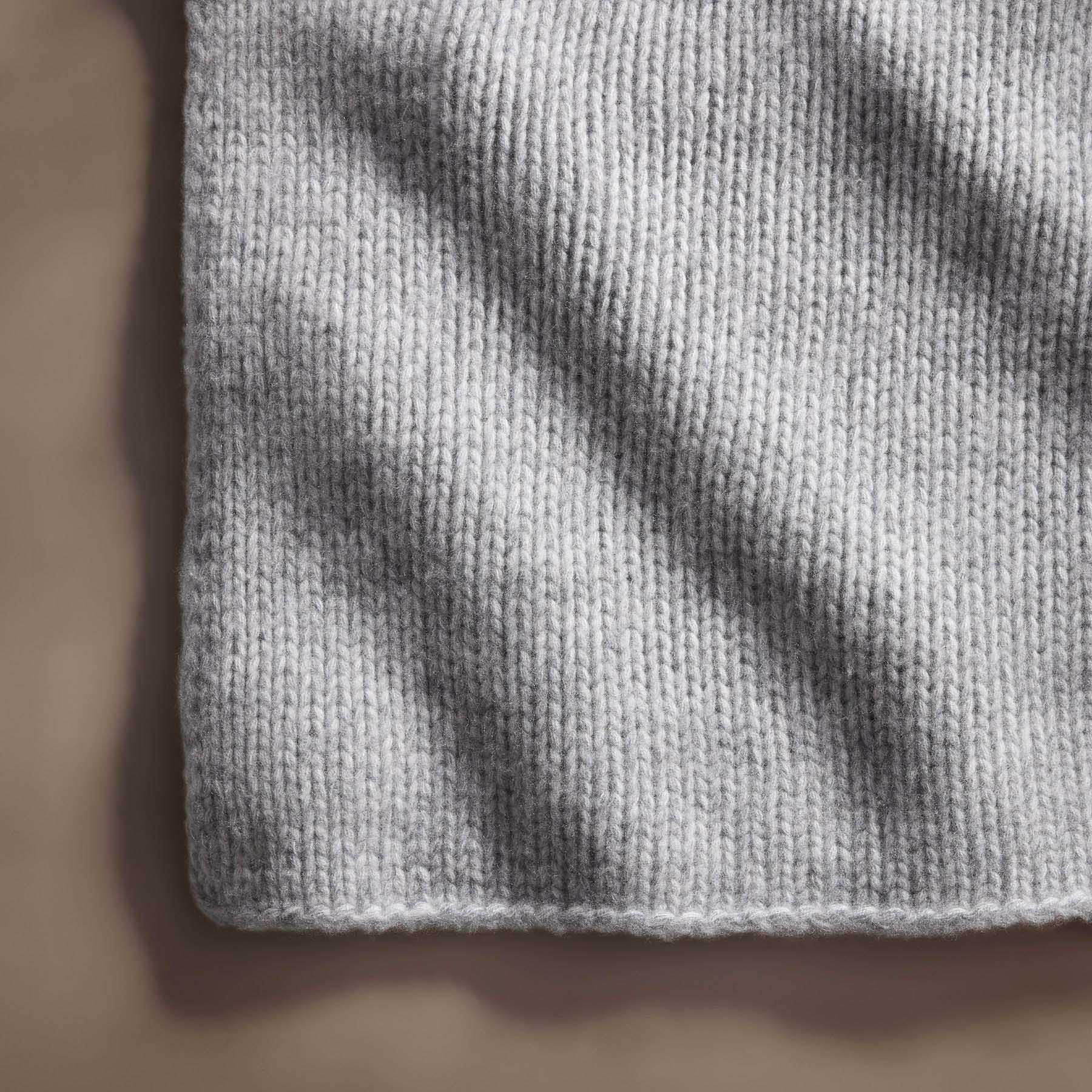 Luxury Cashmere Blend Knit Blanket - Soft Grey Melange - Perfect for Cozy Nights, Sofa Throws & Winter Warmth
