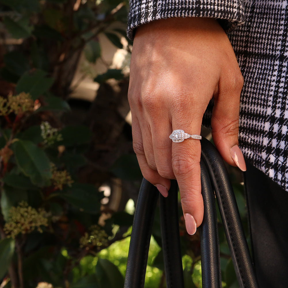 9ct White Gold Diamond Ring - 1/3 Carat Solitaire Engagement Ring for Women, Perfect for Proposals, Anniversaries & Special Occasions