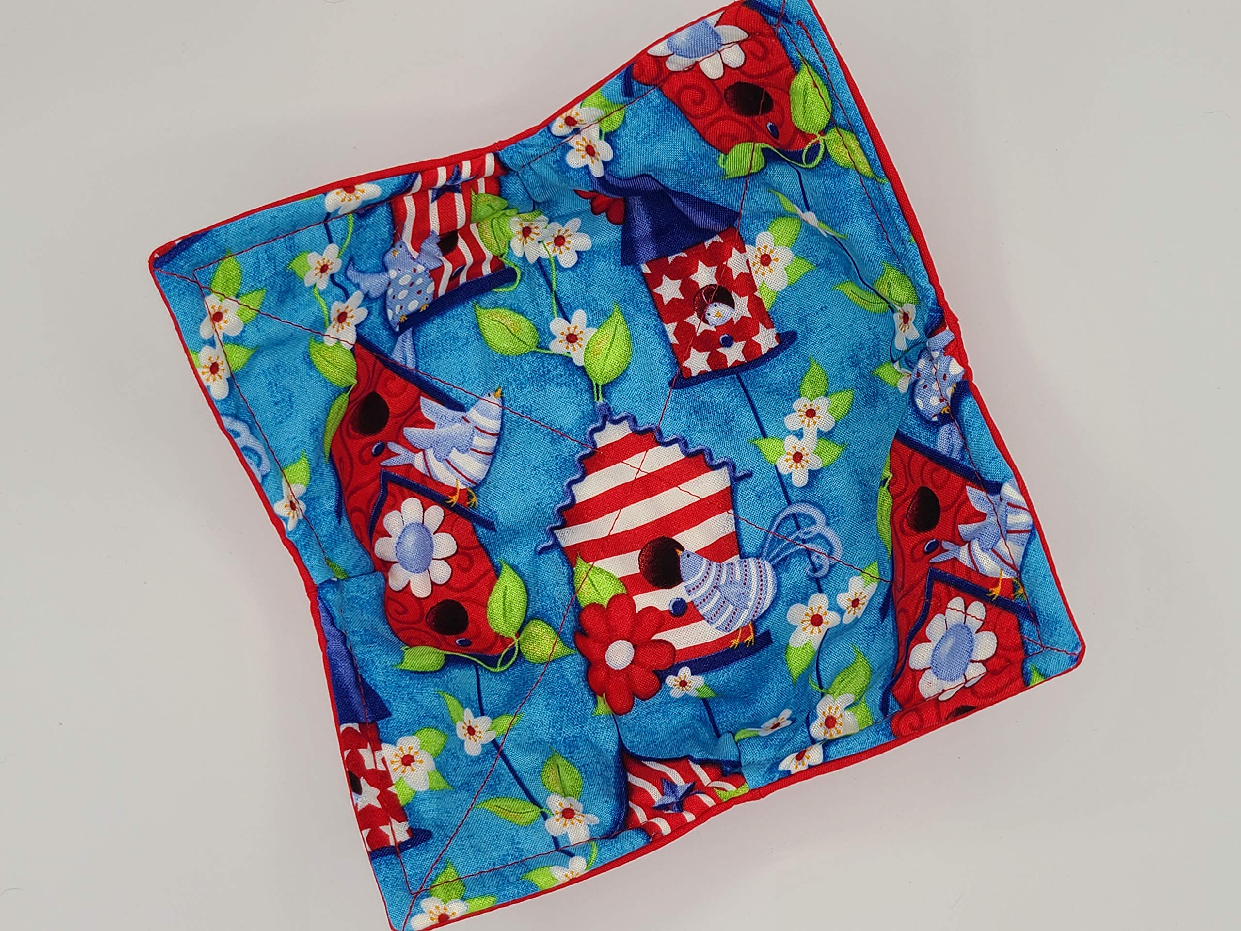 Patriotic Bluebirds Birdhouse Microwave Cover - Red White Blue Reversible Microwave Bowl Cozy - Summer Kitchen Linens & Modern Bird Watching Gift - Perfect for Housewarming, Hostess Gifts Under $10 - Ideal for Microwave Safety & Stylish Kitchen Decor